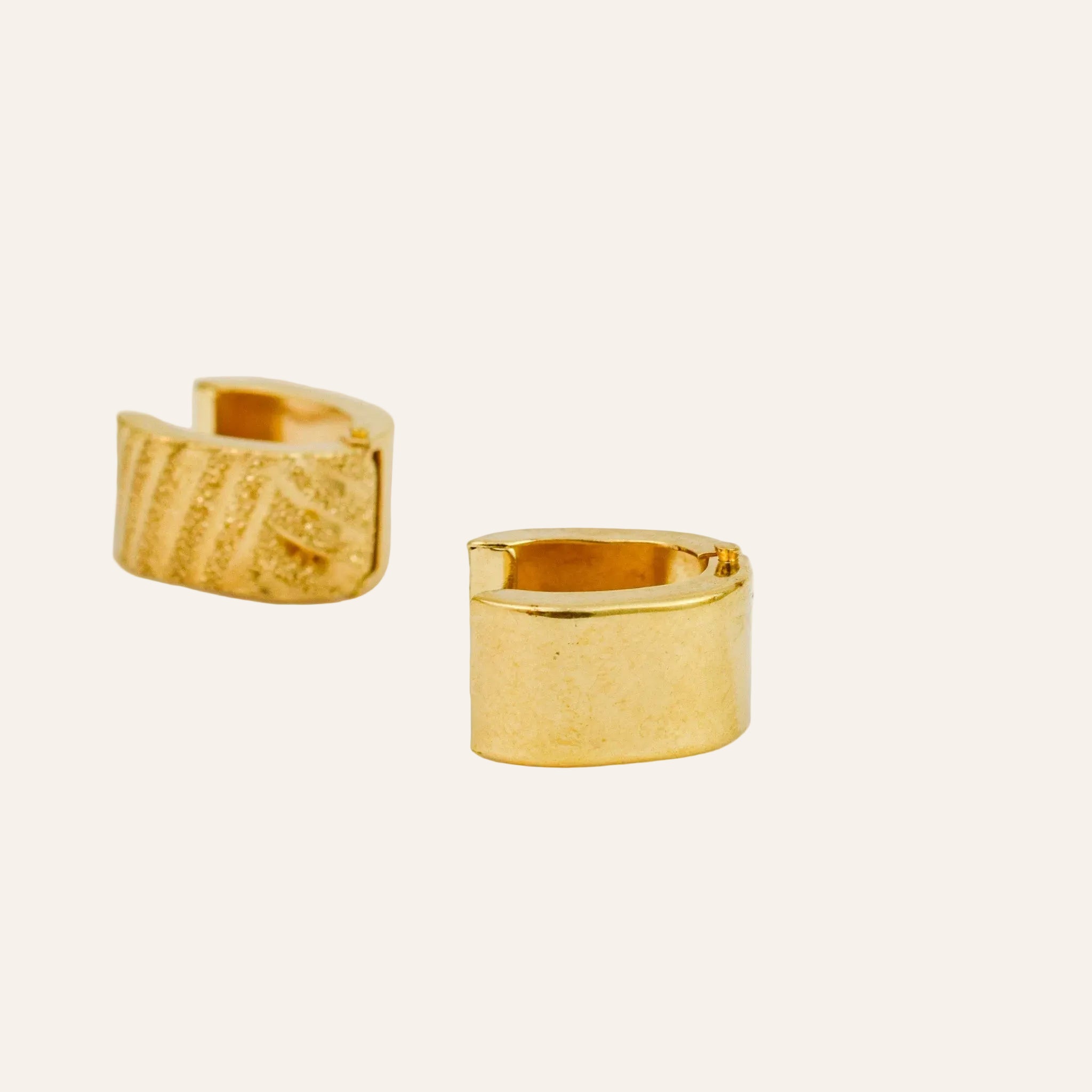 14.3mm Wide Textured Huggies