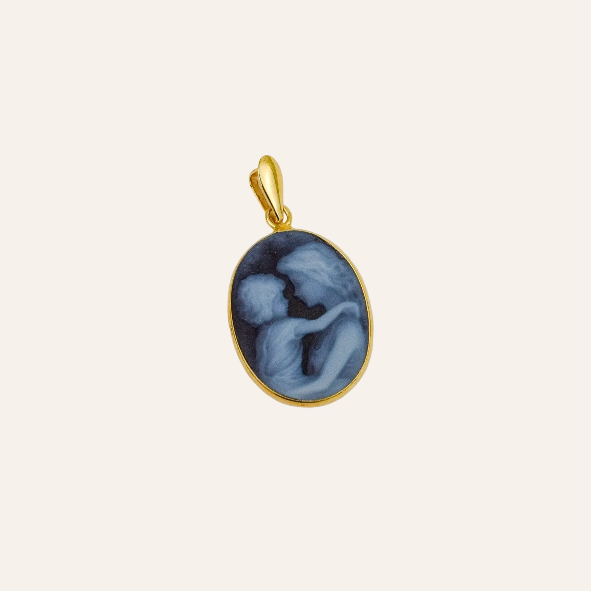 Vintage Oval Cameo Pendant