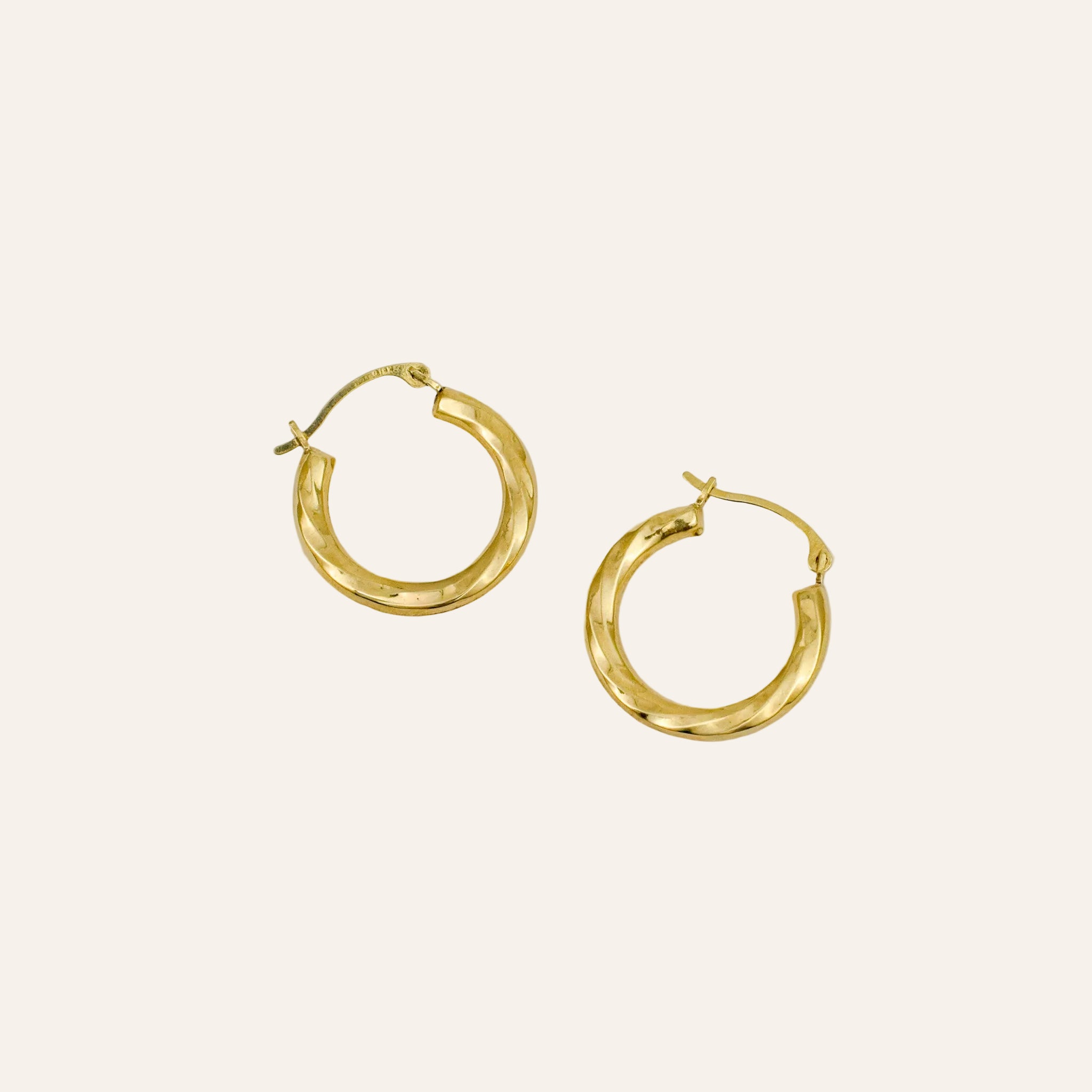 19mm Twist Hoops