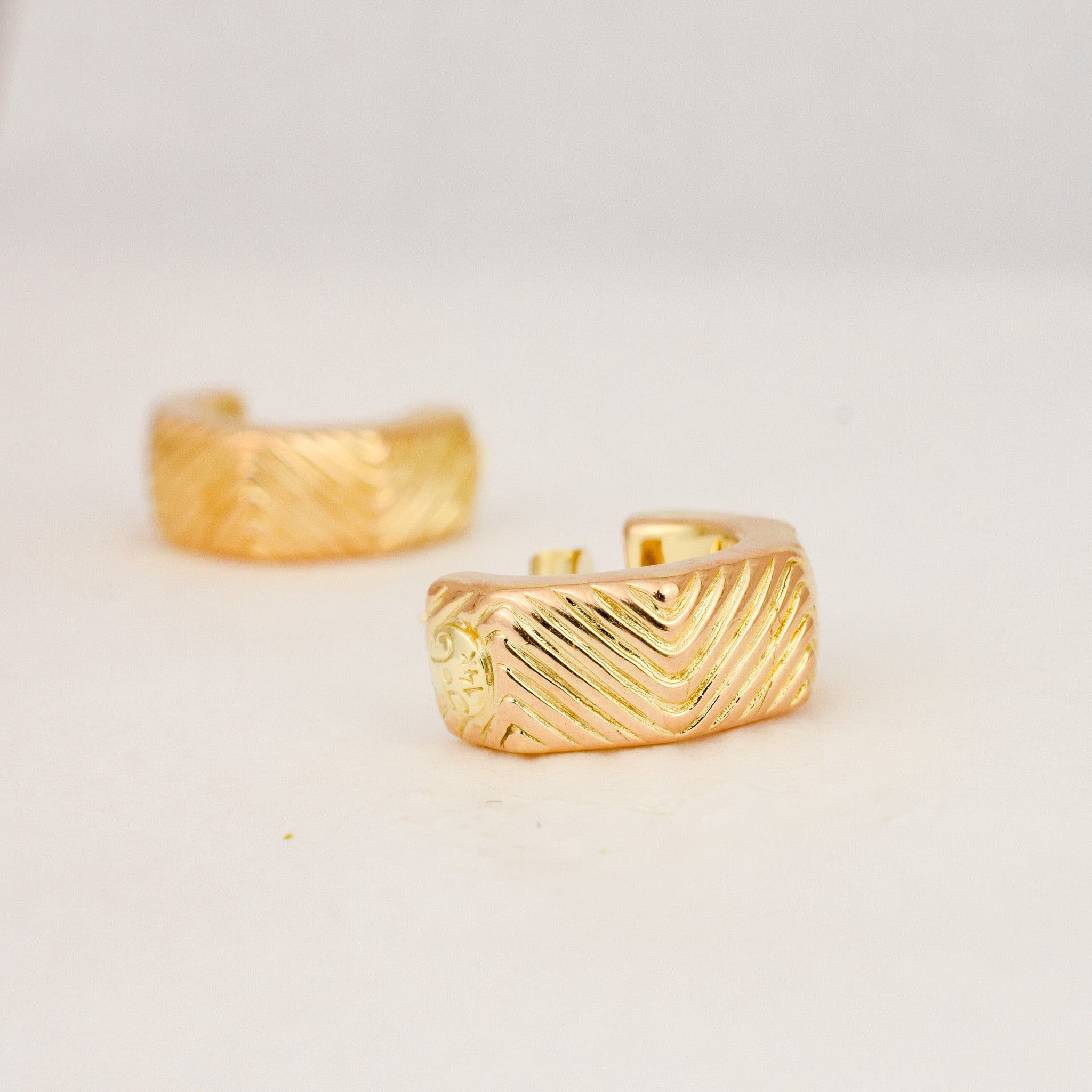 Geometric Hoops
