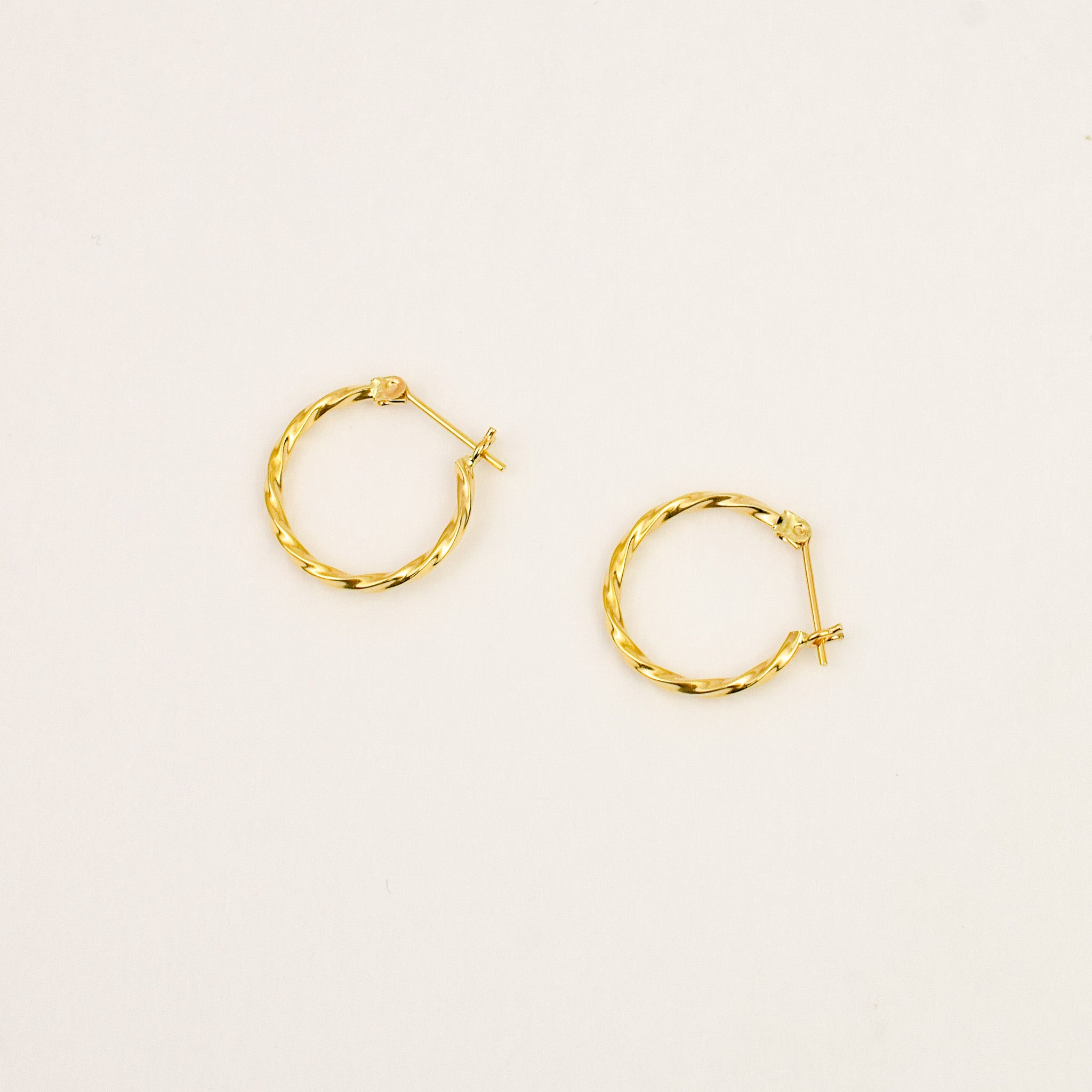 17mm Twist Hoops