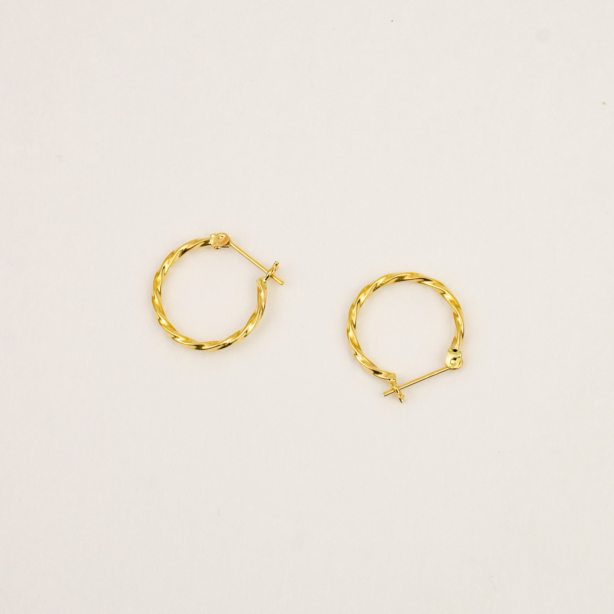 17mm Twist Hoops