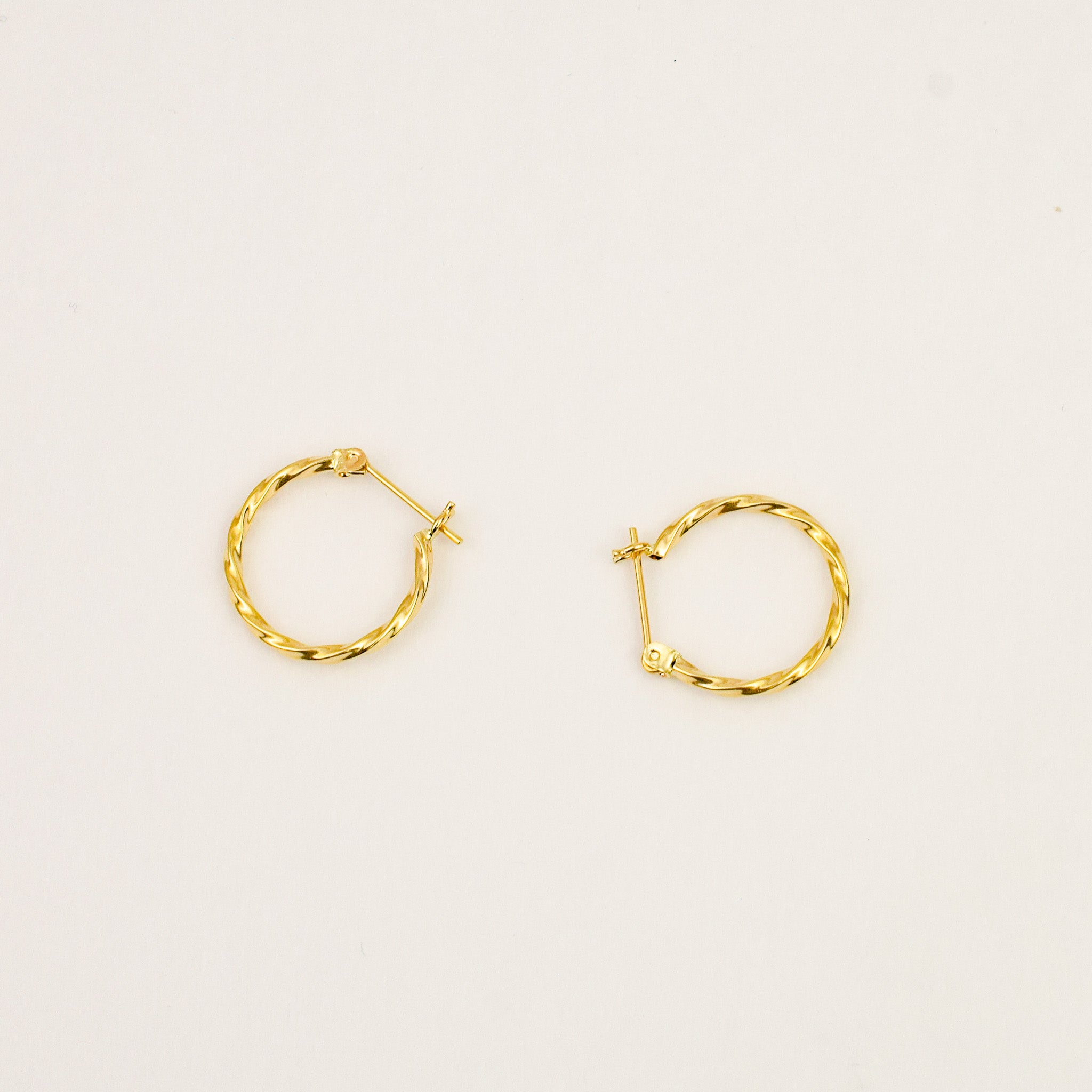 17mm Twist Hoops