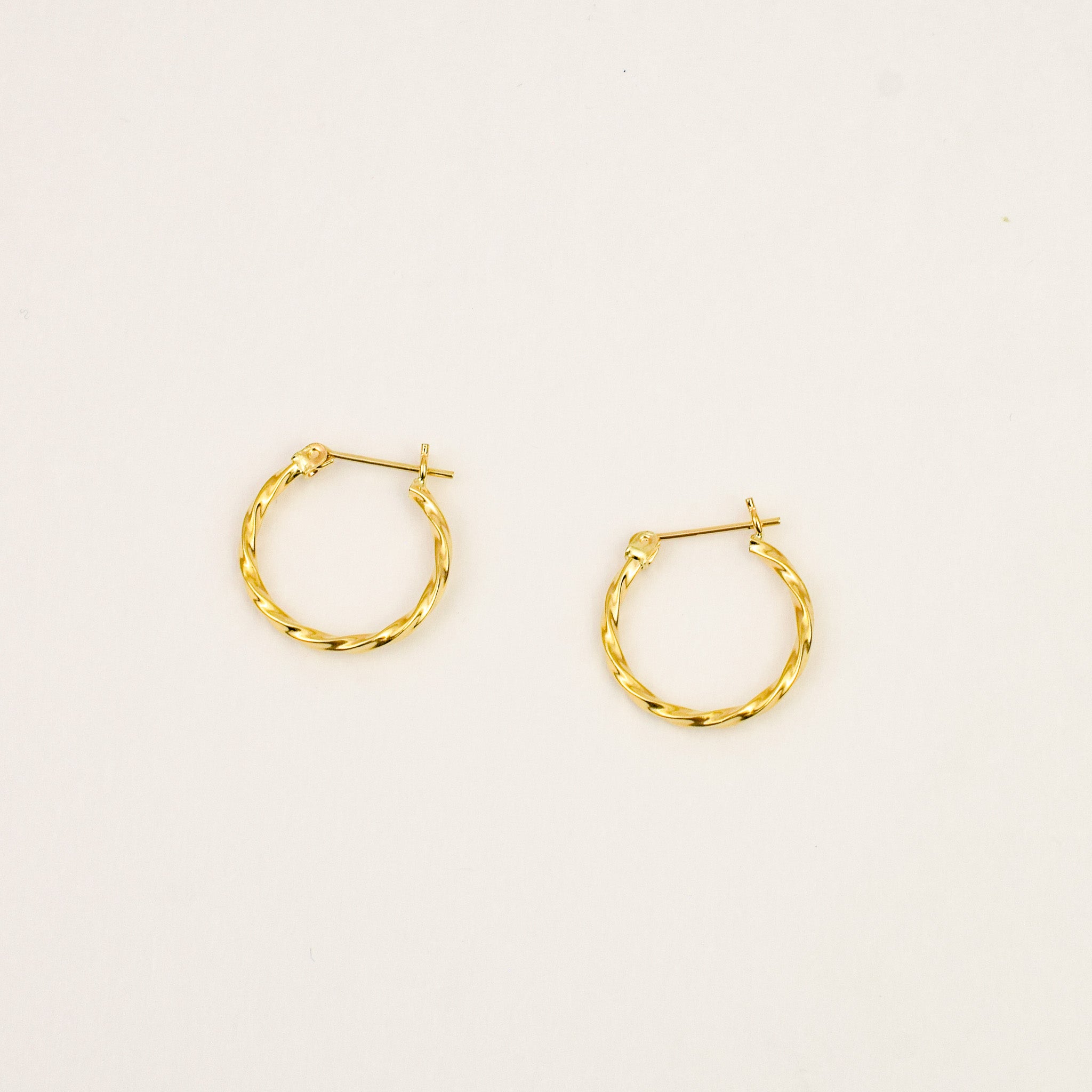 17mm Twist Hoops