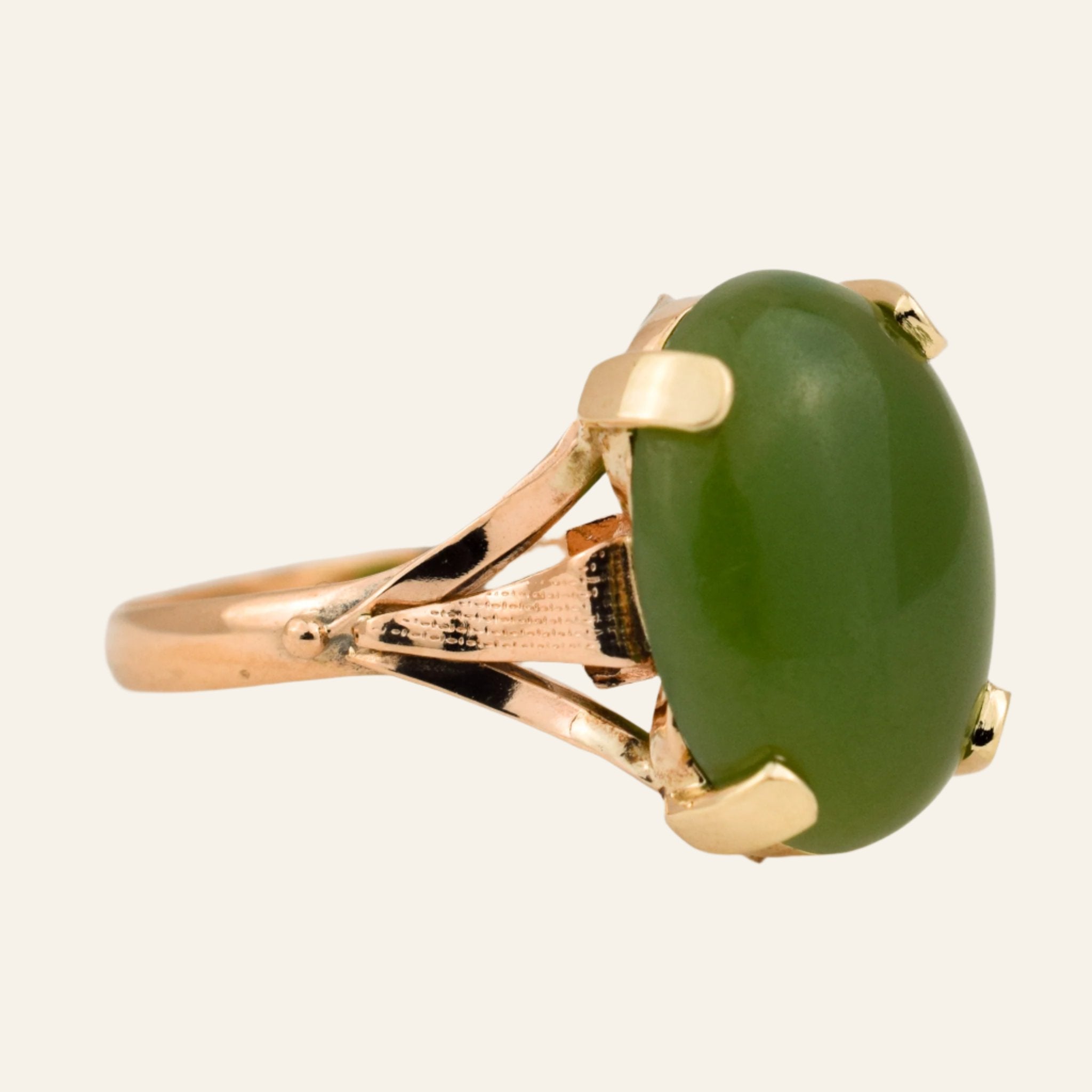 Juicy Solitaire Jade Ring