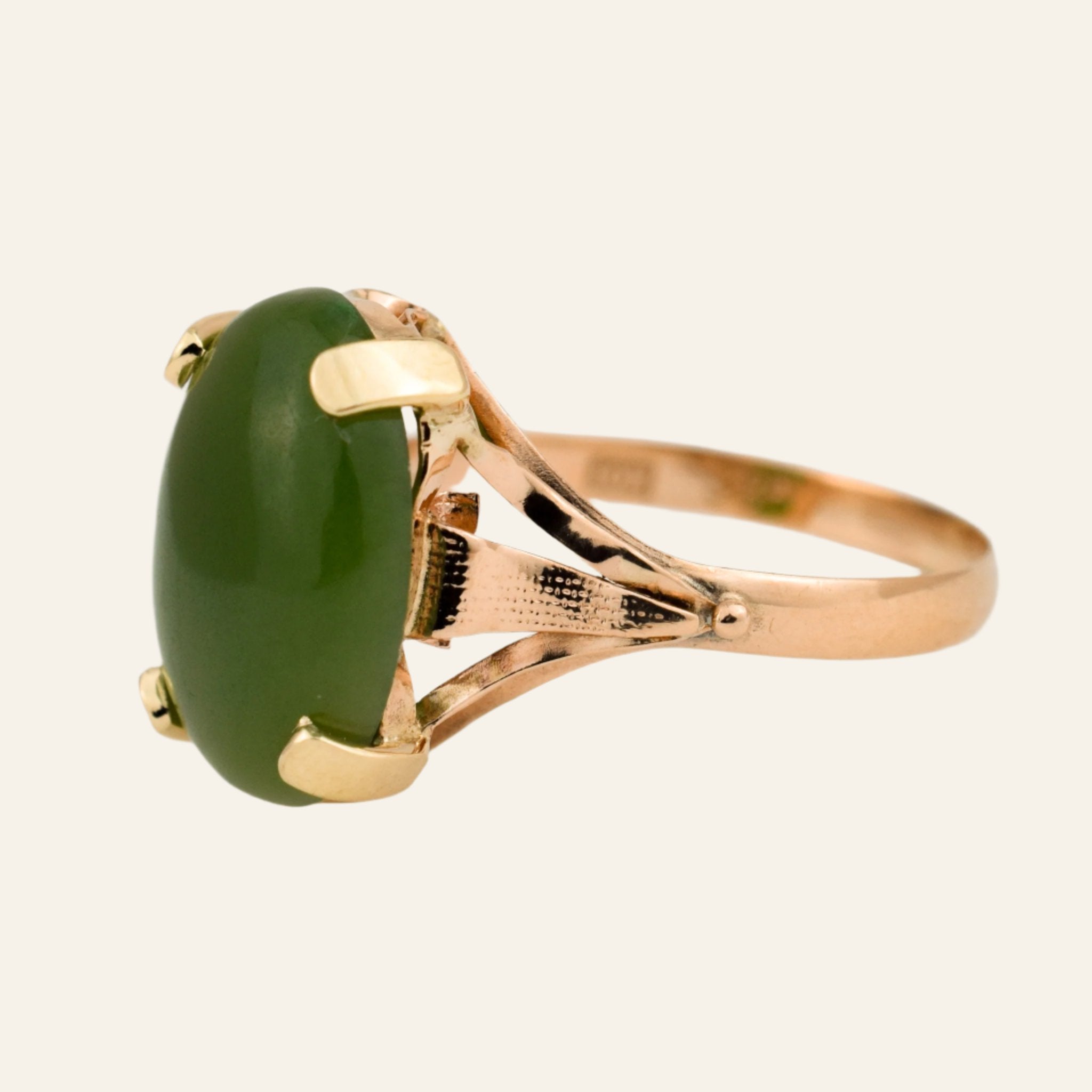 Juicy Solitaire Jade Ring