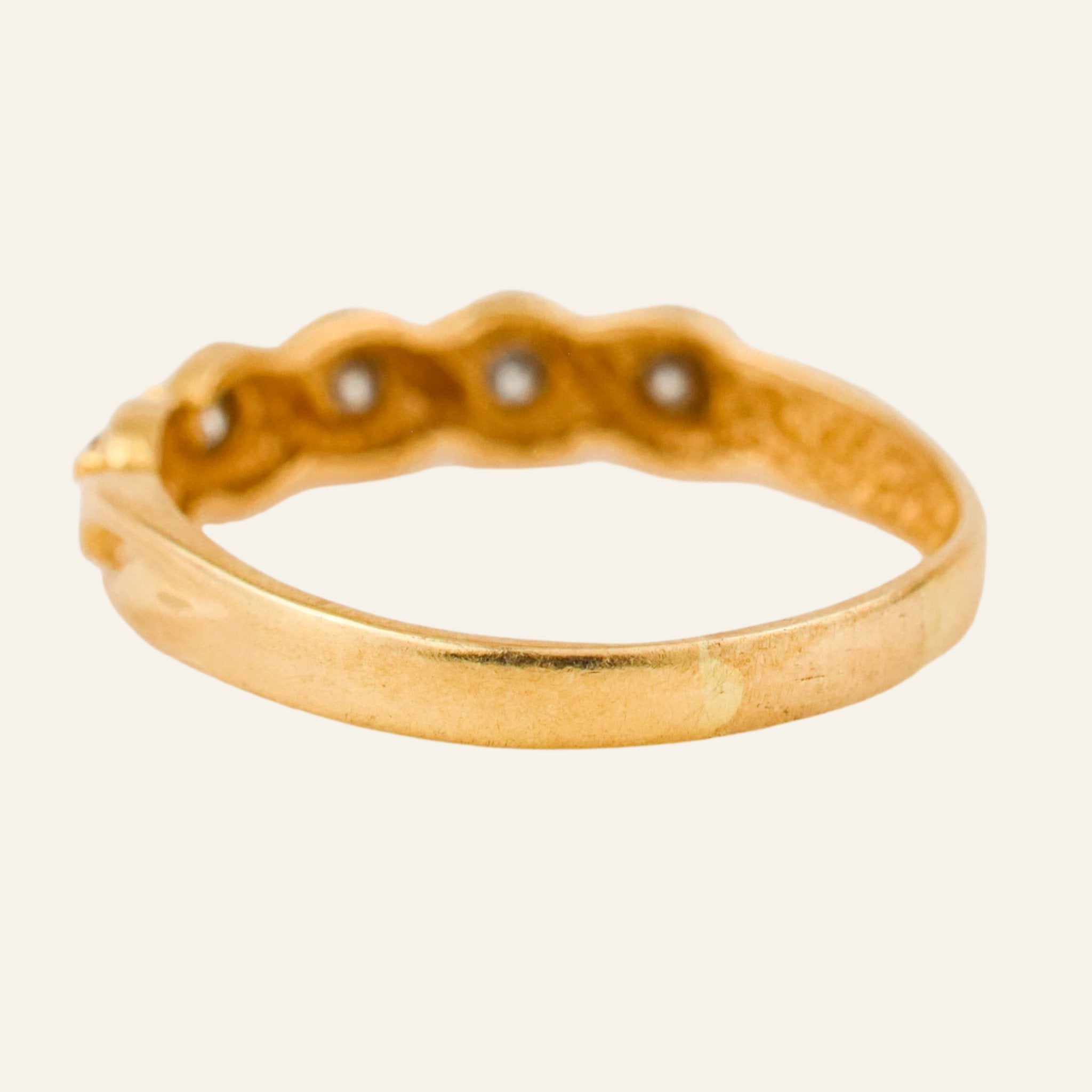 vintage Wavey 5 Diamond Band
