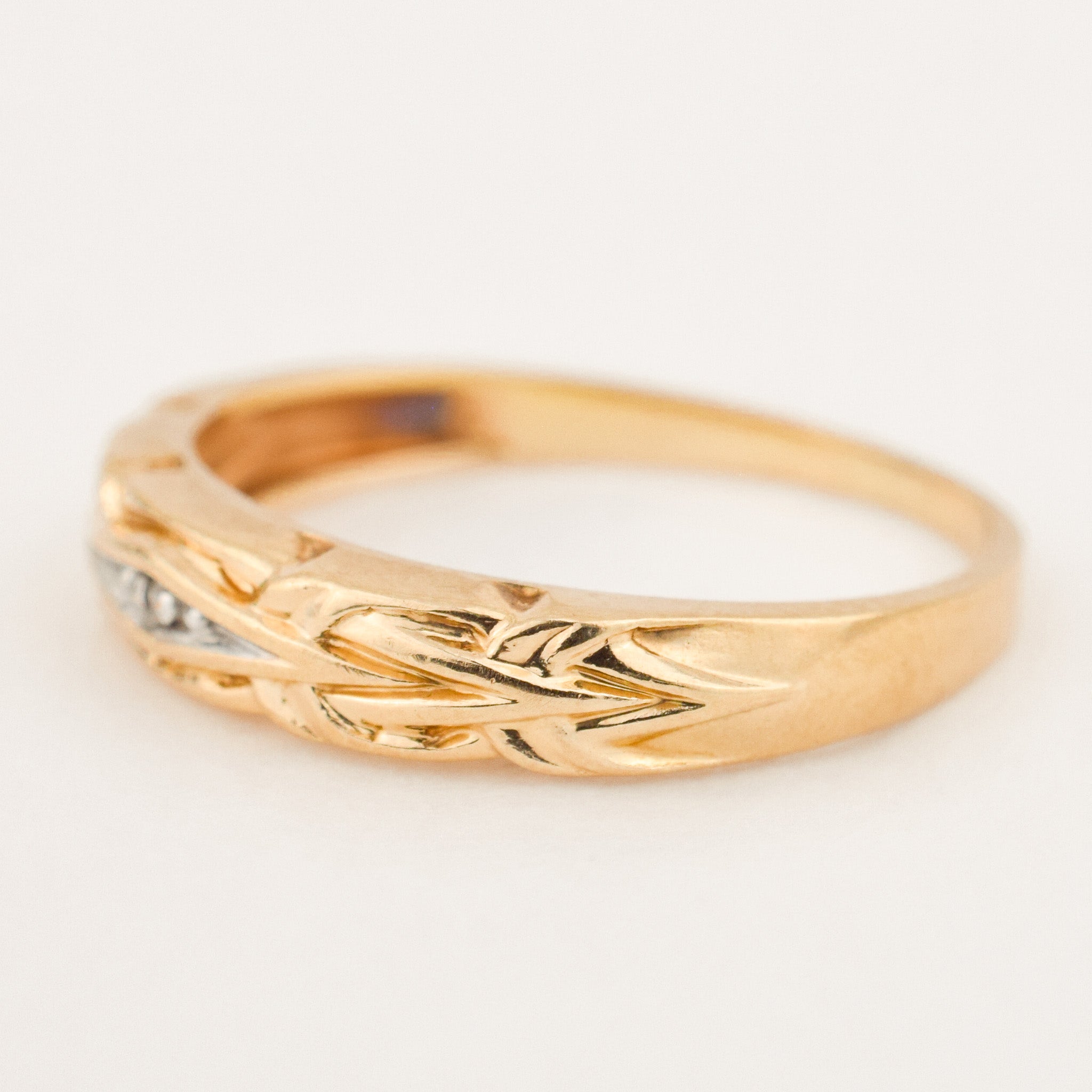 Detailed Diamond Gold Band