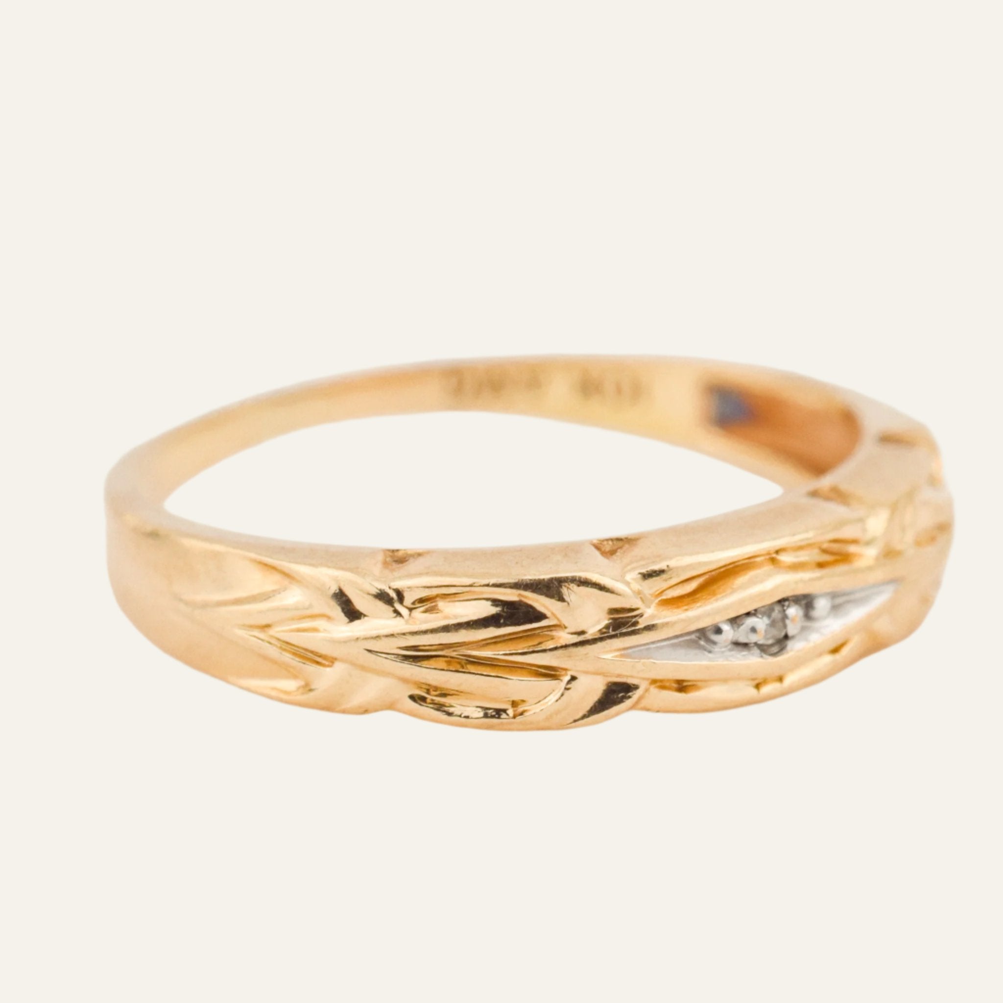 Detailed Diamond Gold Band