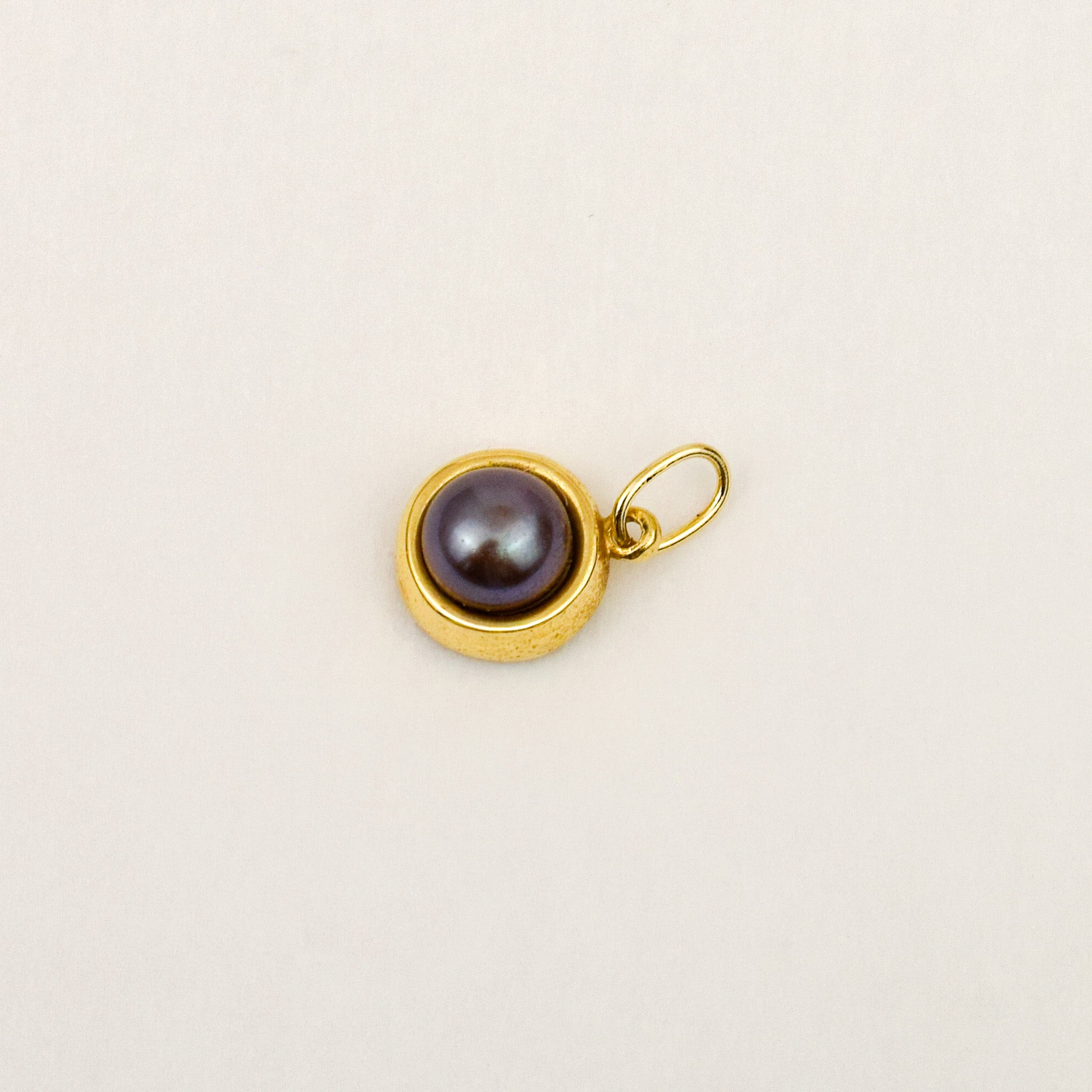 Black Pearl Pendant