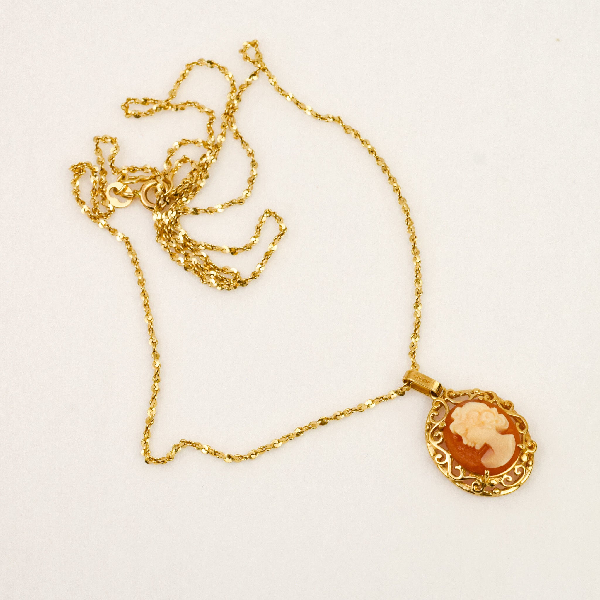 19.75" Cameo Necklace