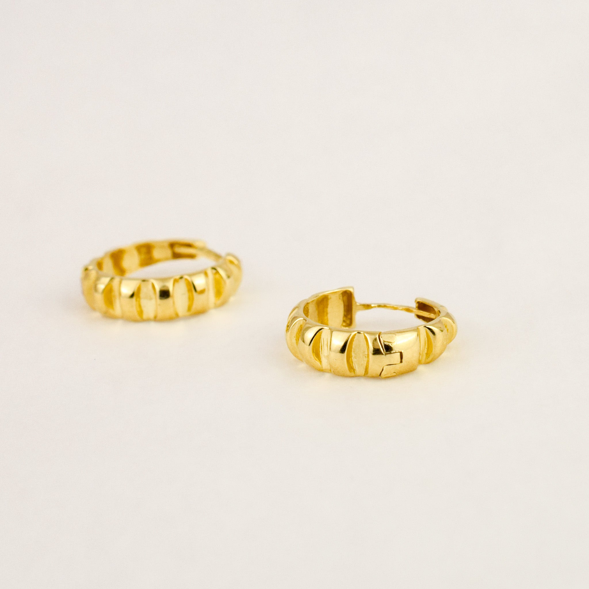 14.9 mm Sculpted Hoops