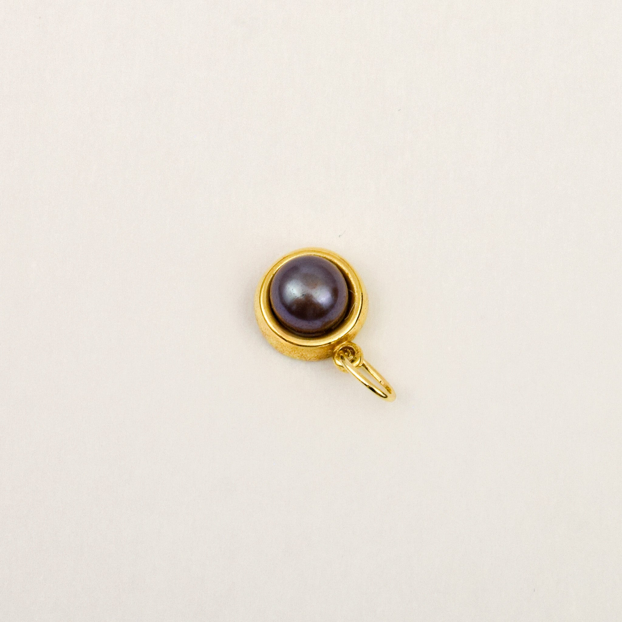 Black Pearl Pendant