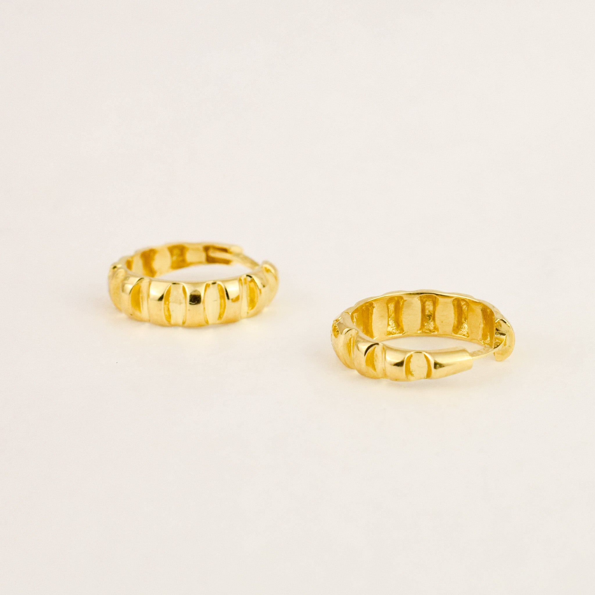 14.9 mm Sculpted Hoops