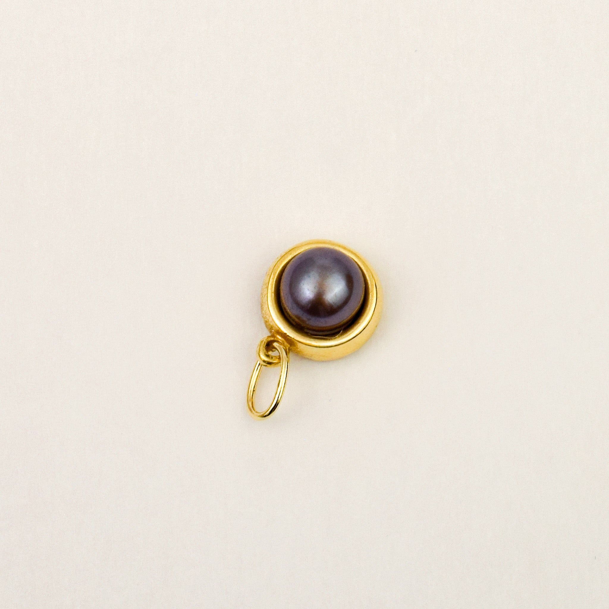Black Pearl Pendant