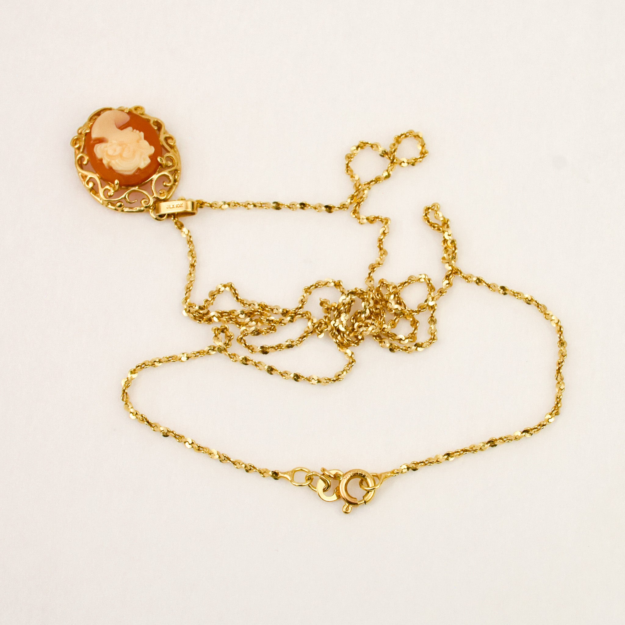 19.75" Cameo Necklace