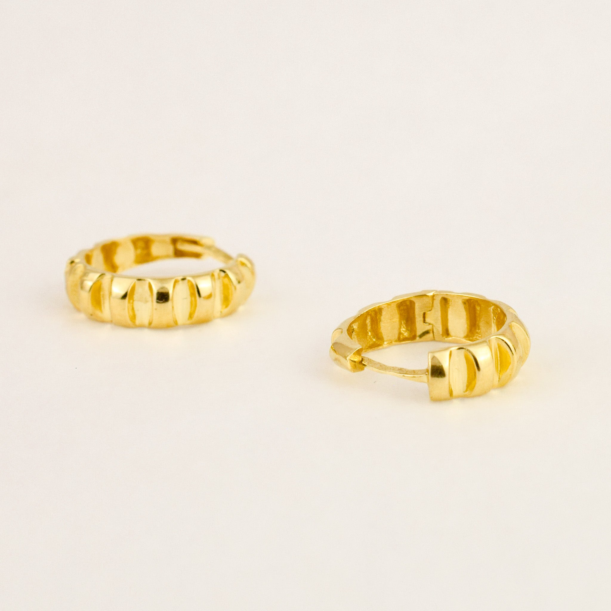 14.9 mm Sculpted Hoops