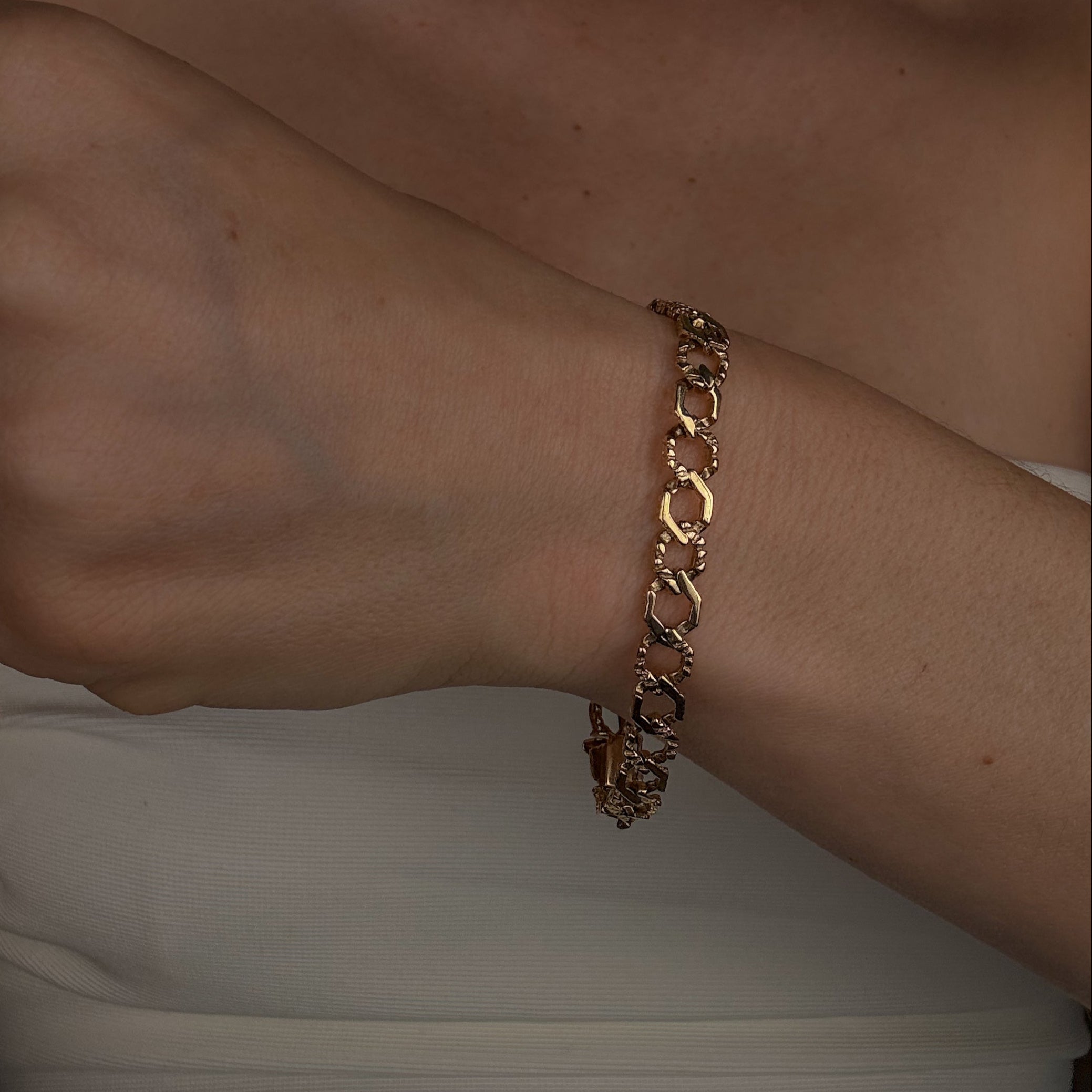 7" Multi-Texture Gold Link Bracelet