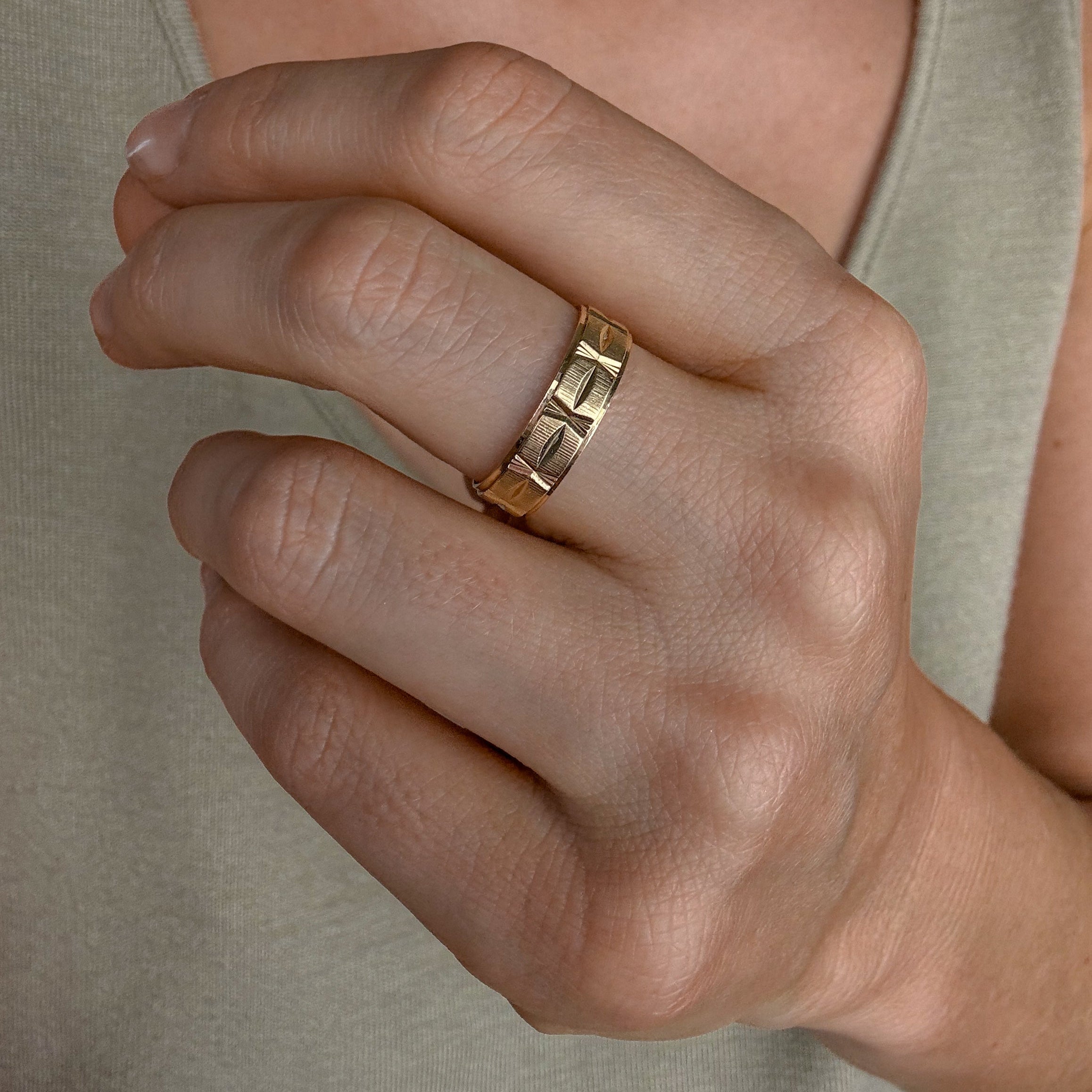 5.3 mm Etched Gold Band