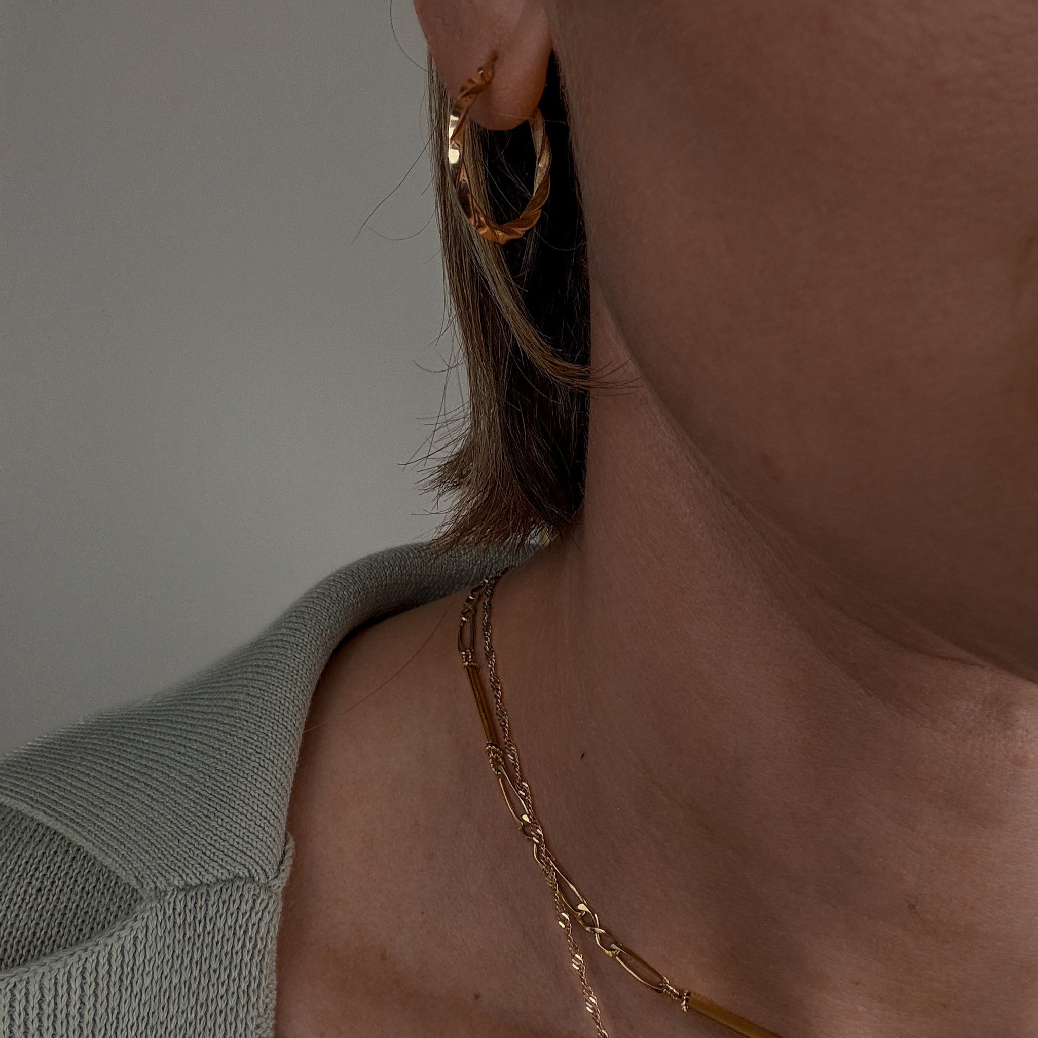 25mm Twist Hoops