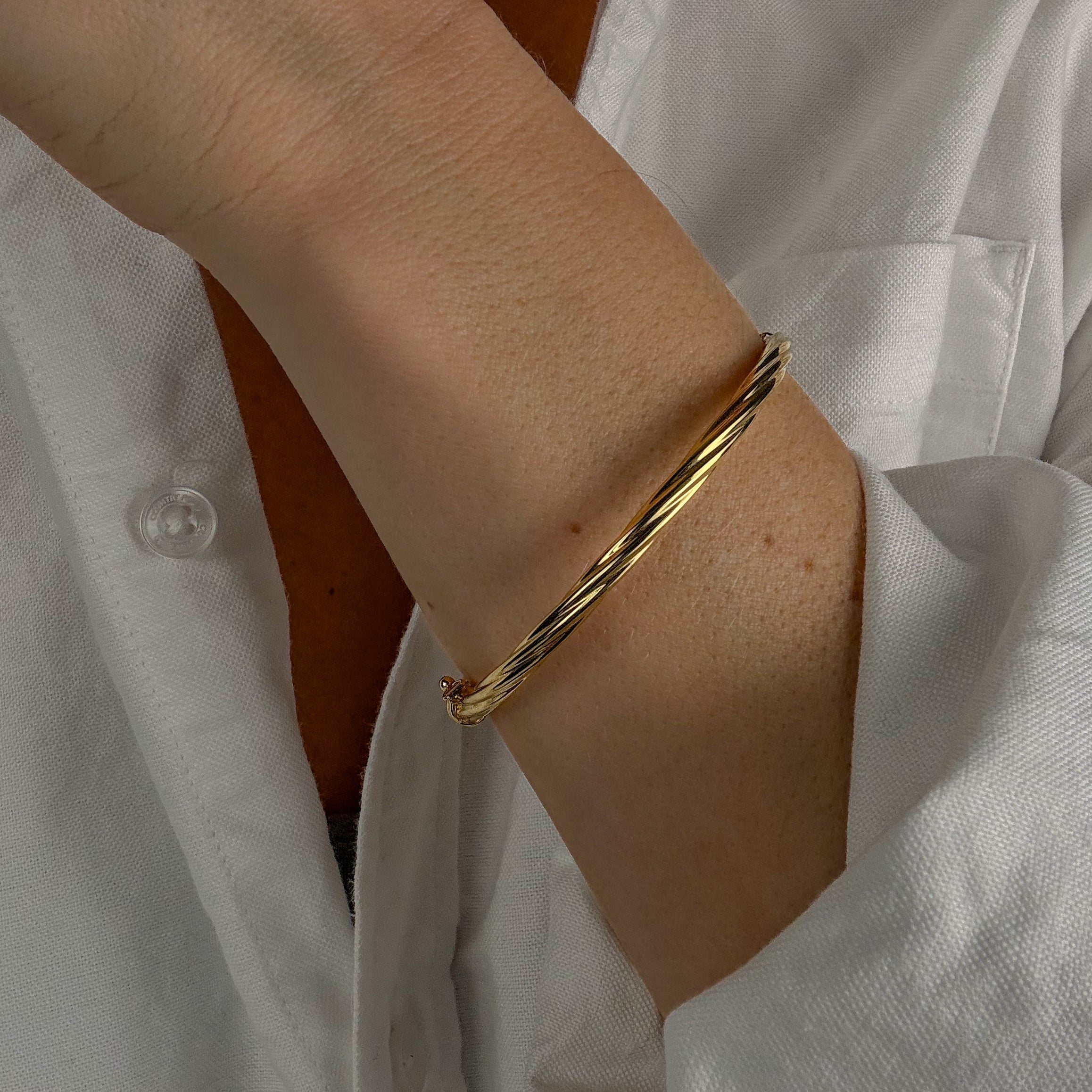 61.7mm Twist Oval Bangle