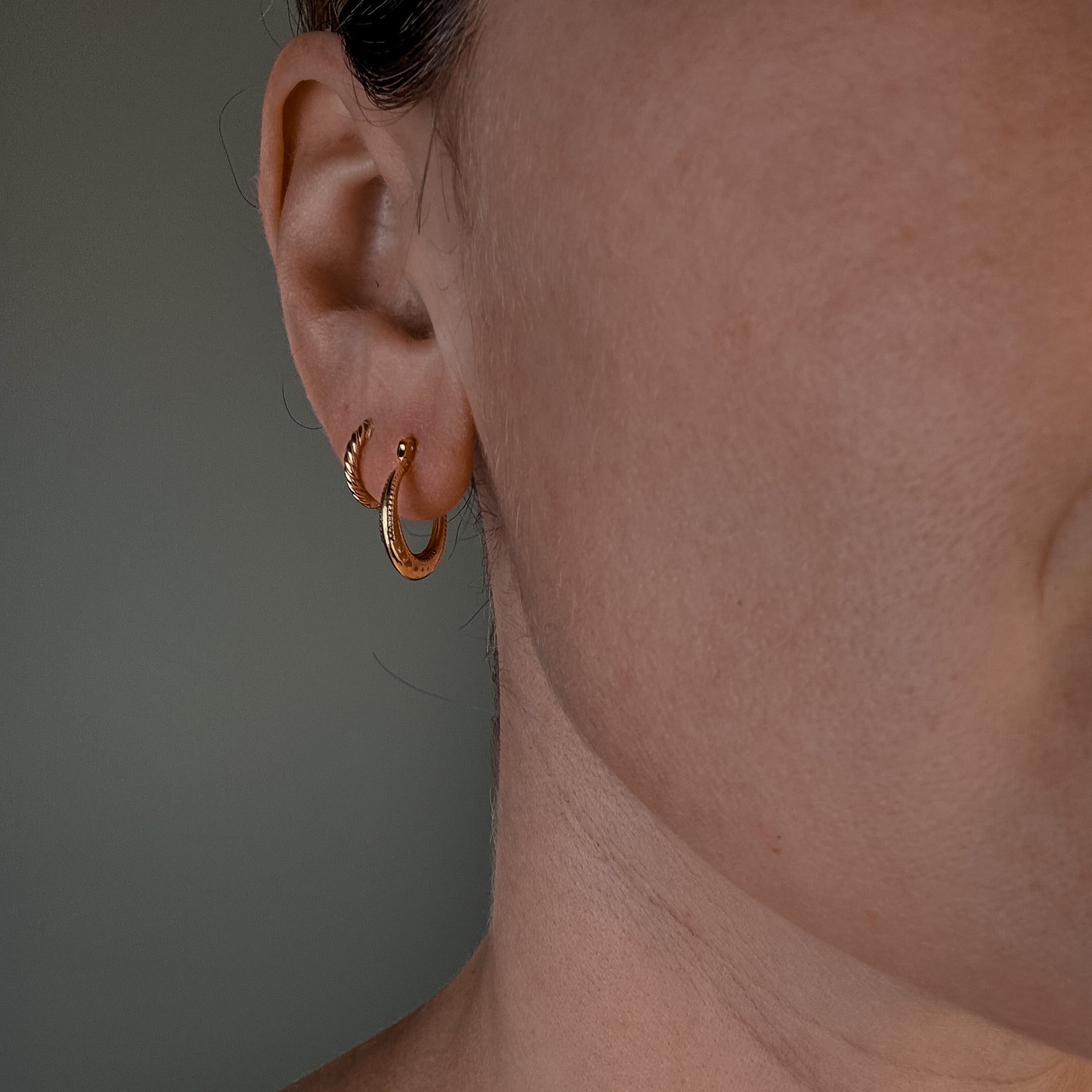 16.9mm Beaded Dainty Hoops
