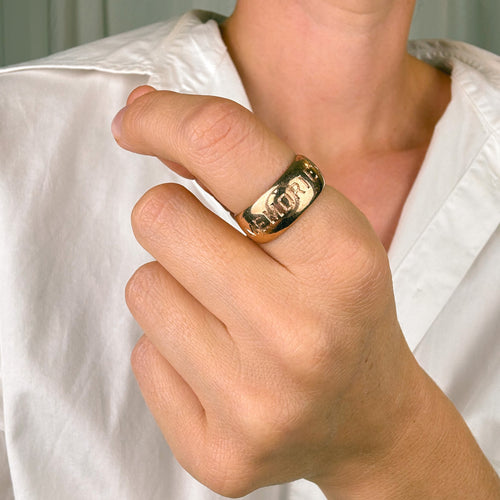 'Memories' Gold Band