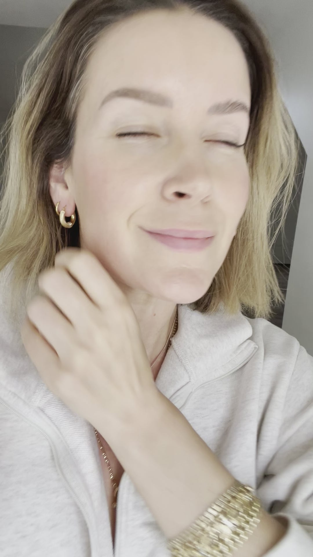 Puffy 18k yellow gold hoop earrings 