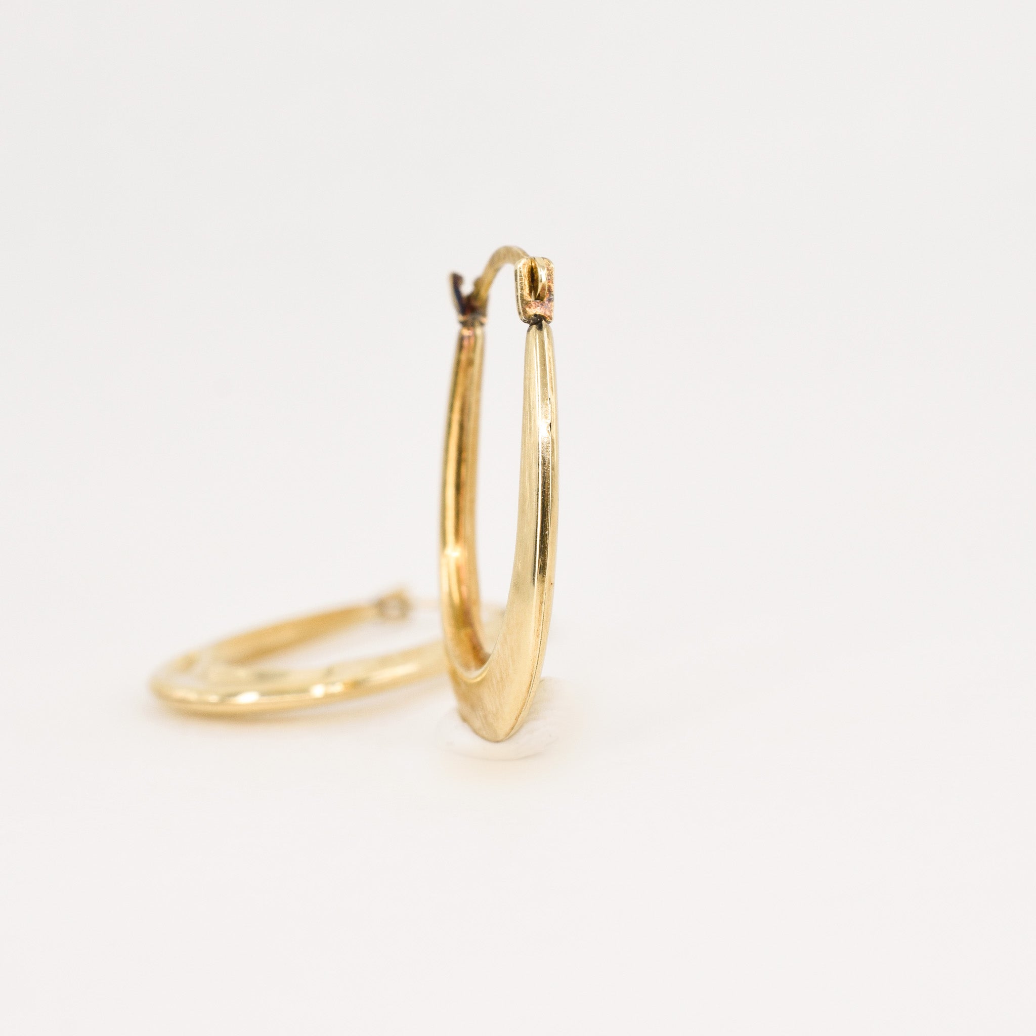 vintage gold oval hoop earrings, folklor vintage jewelry canada