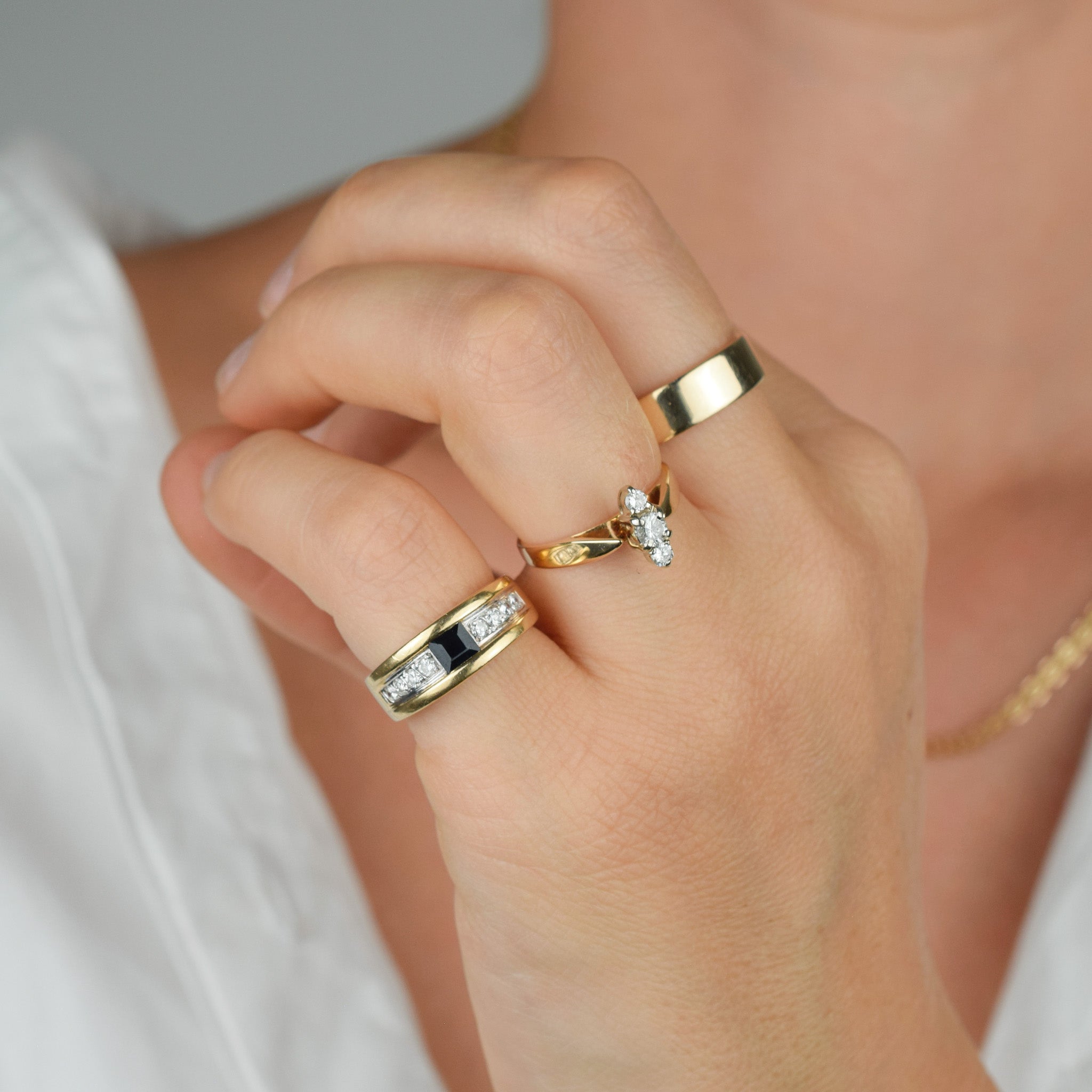 vintage gold sapphire and diamond channel set band, folklor vintage jewelry canada