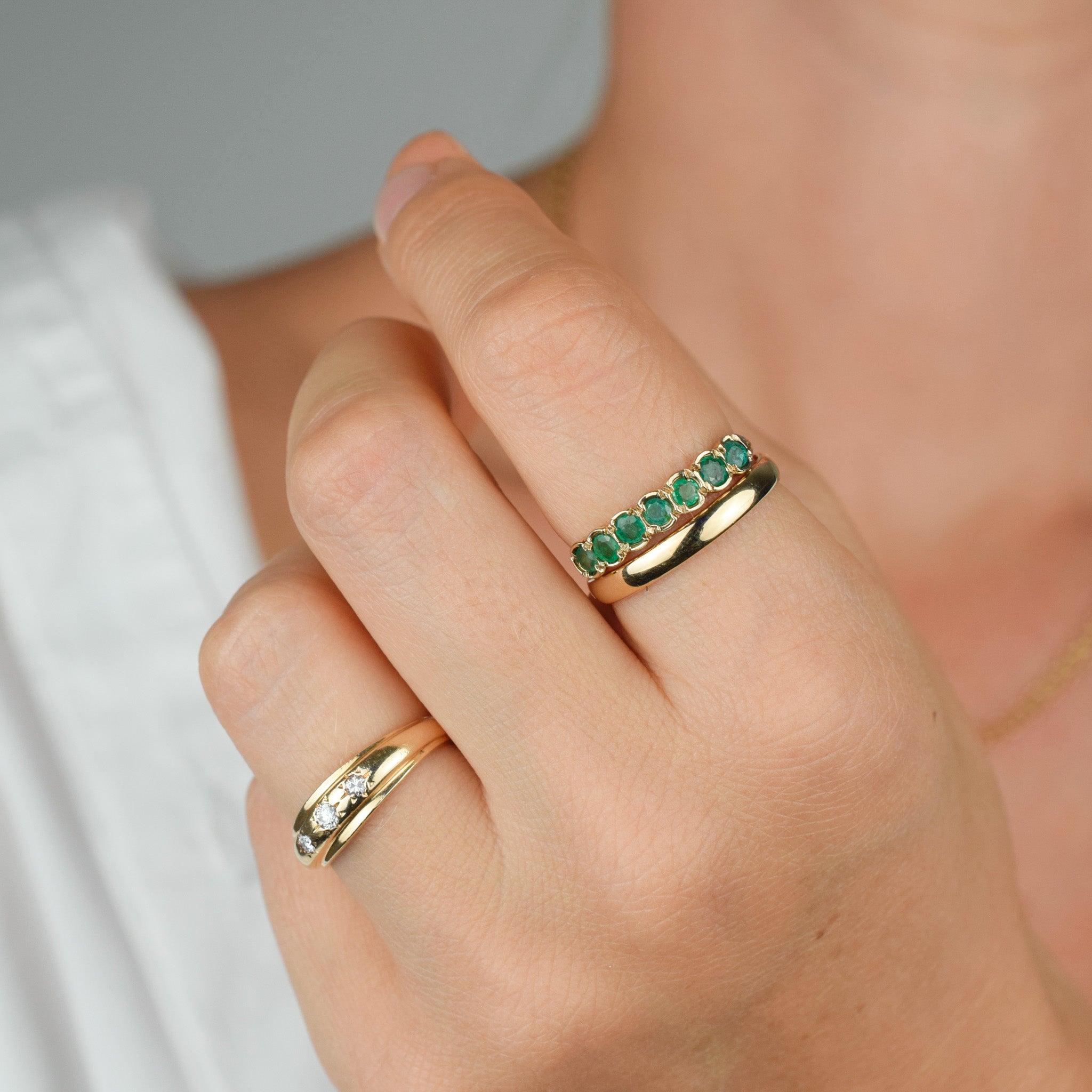 antique gold band with 7 emeralds, folklor vintage jewelry canada