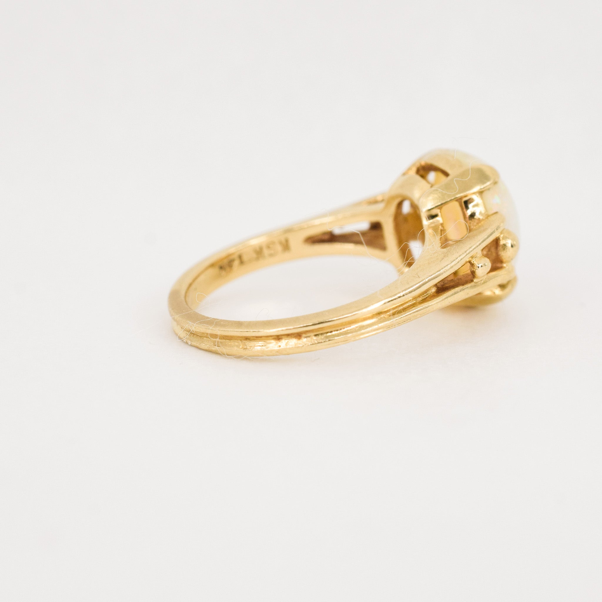 vintage gold juicy opal ring, folklor vintage jewelry canada