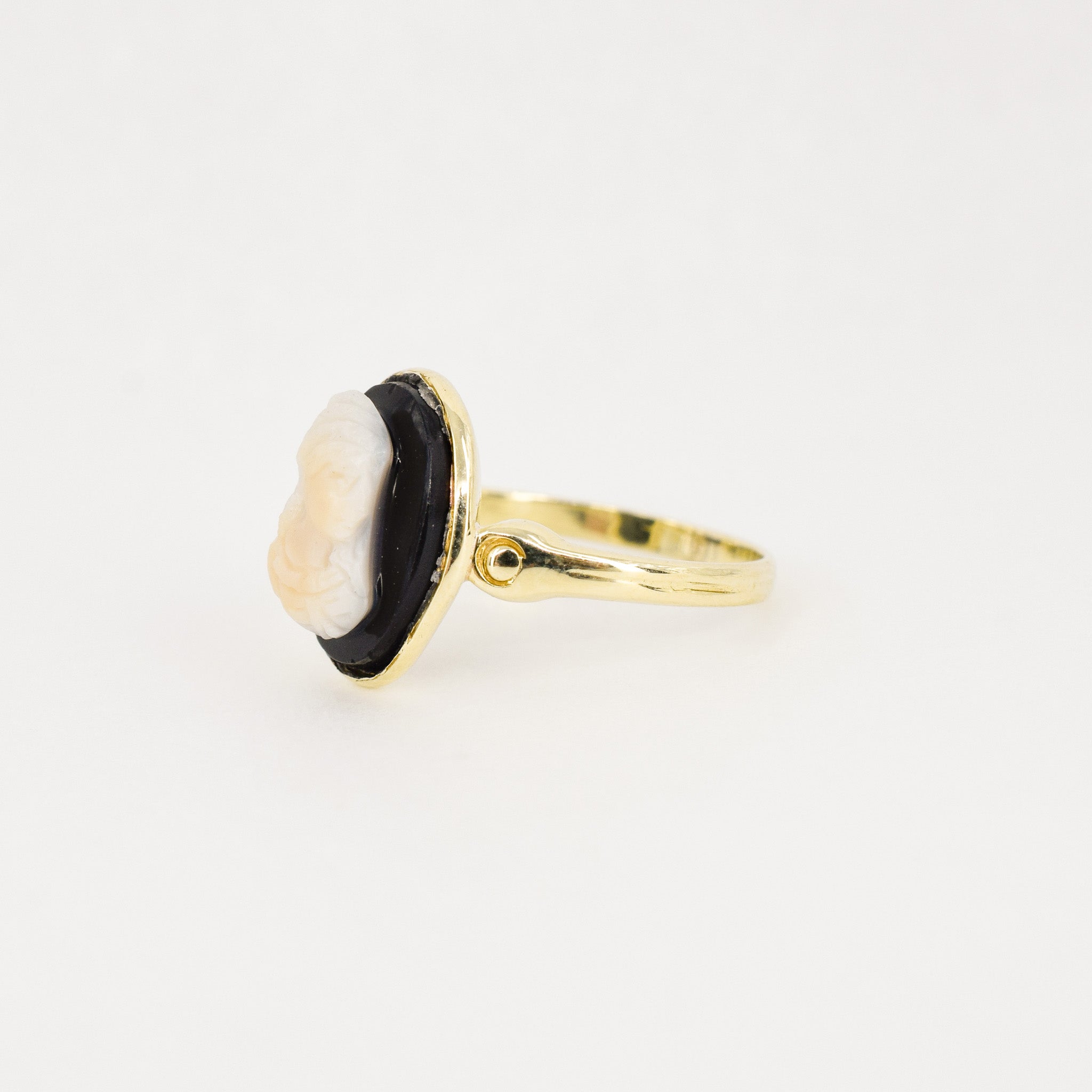 vintage cameo ring, folklor vintage jewelry canada