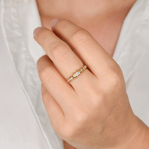Horizontal Oval Diamond Band