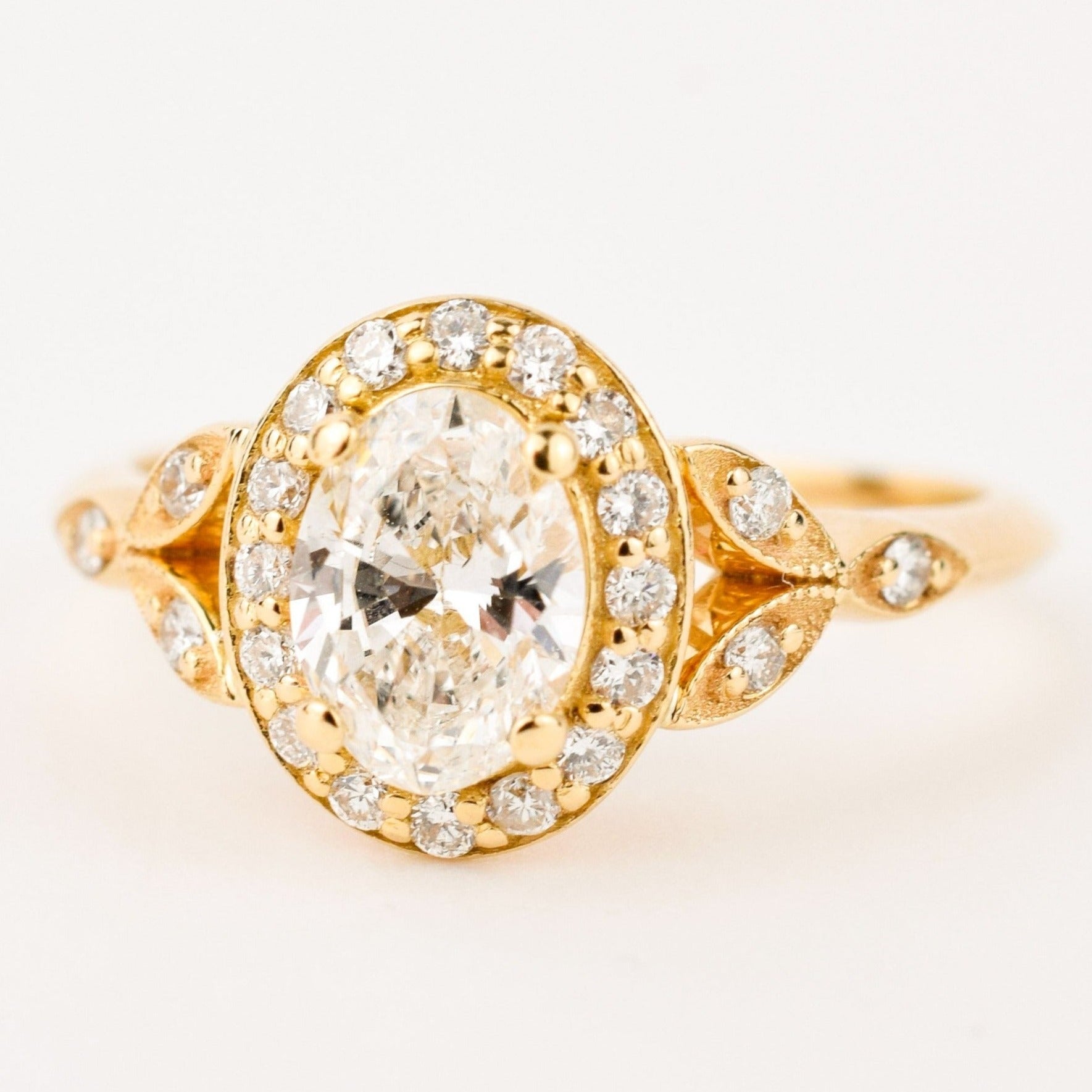 oval diamond engagement ring, folklor vintage jewelry canada