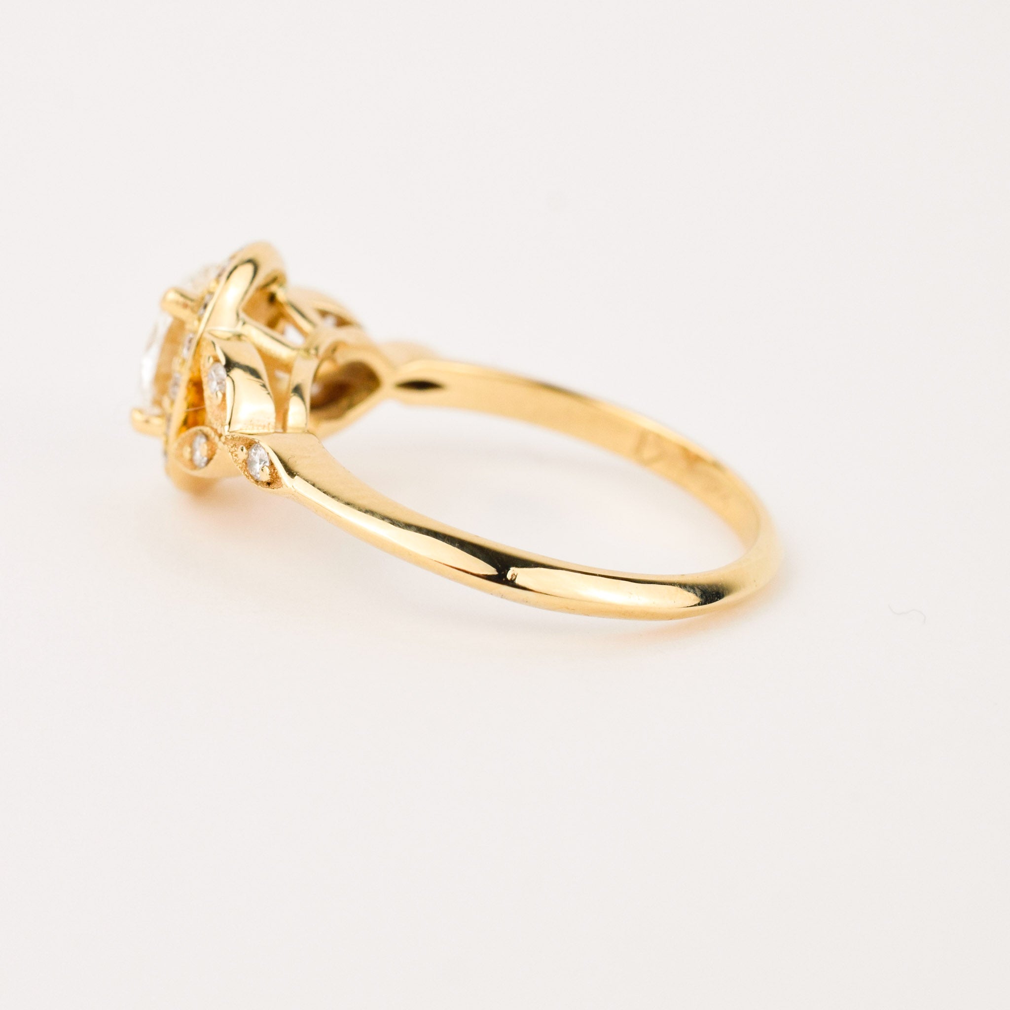 oval diamond engagement ring, folklor vintage jewelry canada