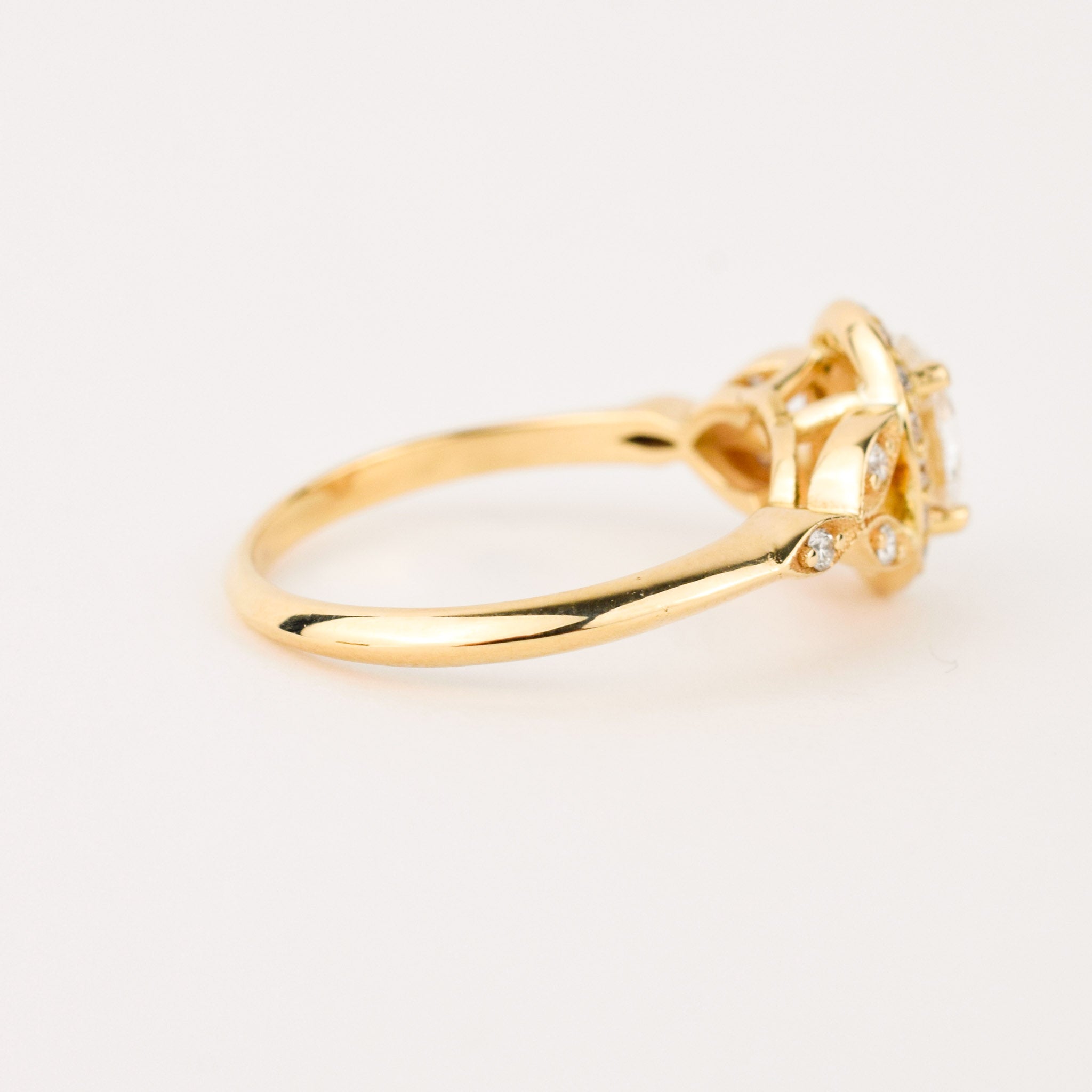 oval diamond engagement ring, folklor vintage jewelry canada