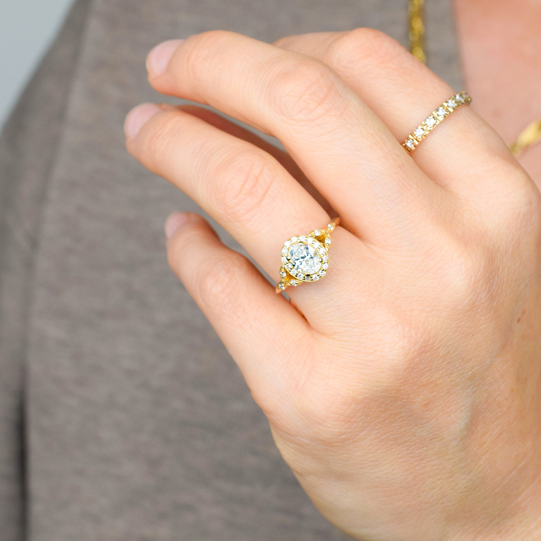 oval diamond engagement ring, folklor vintage jewelry canada