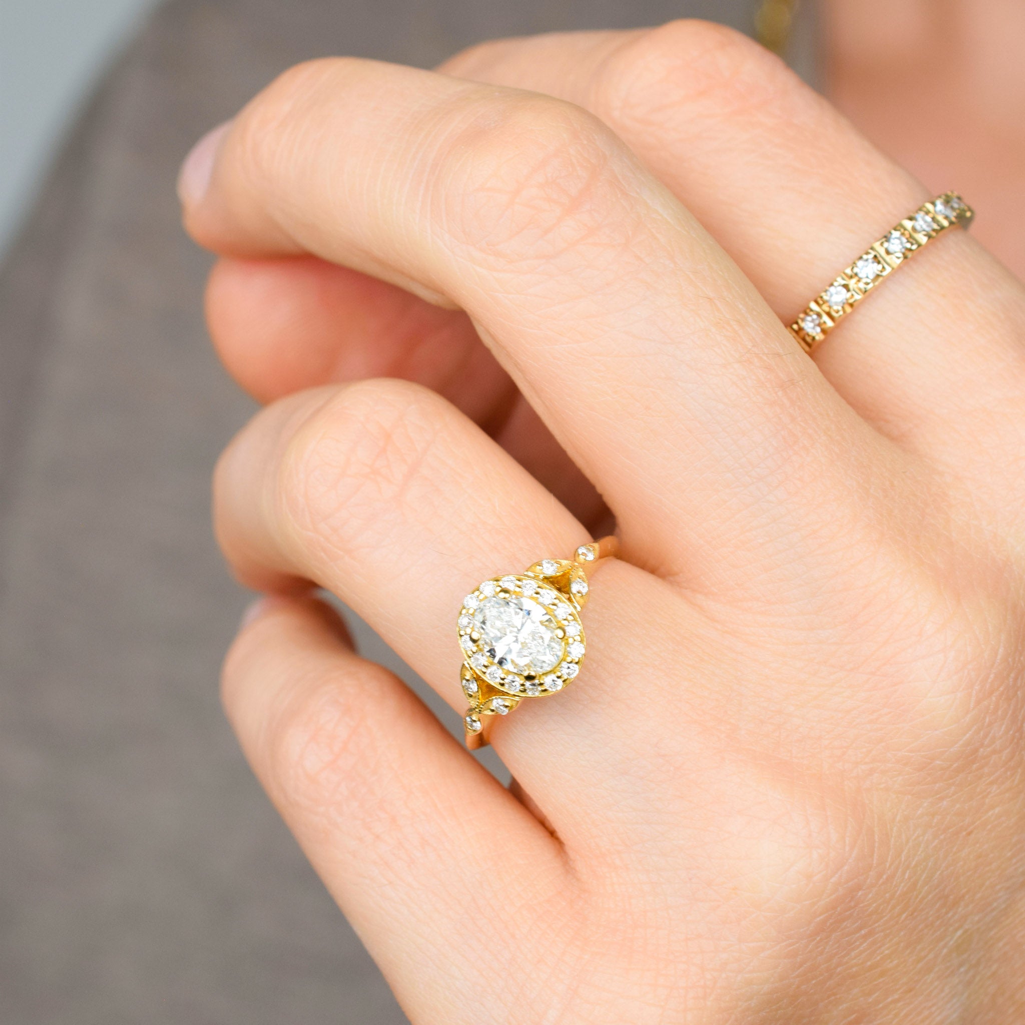 oval diamond engagement ring, folklor vintage jewelry canada