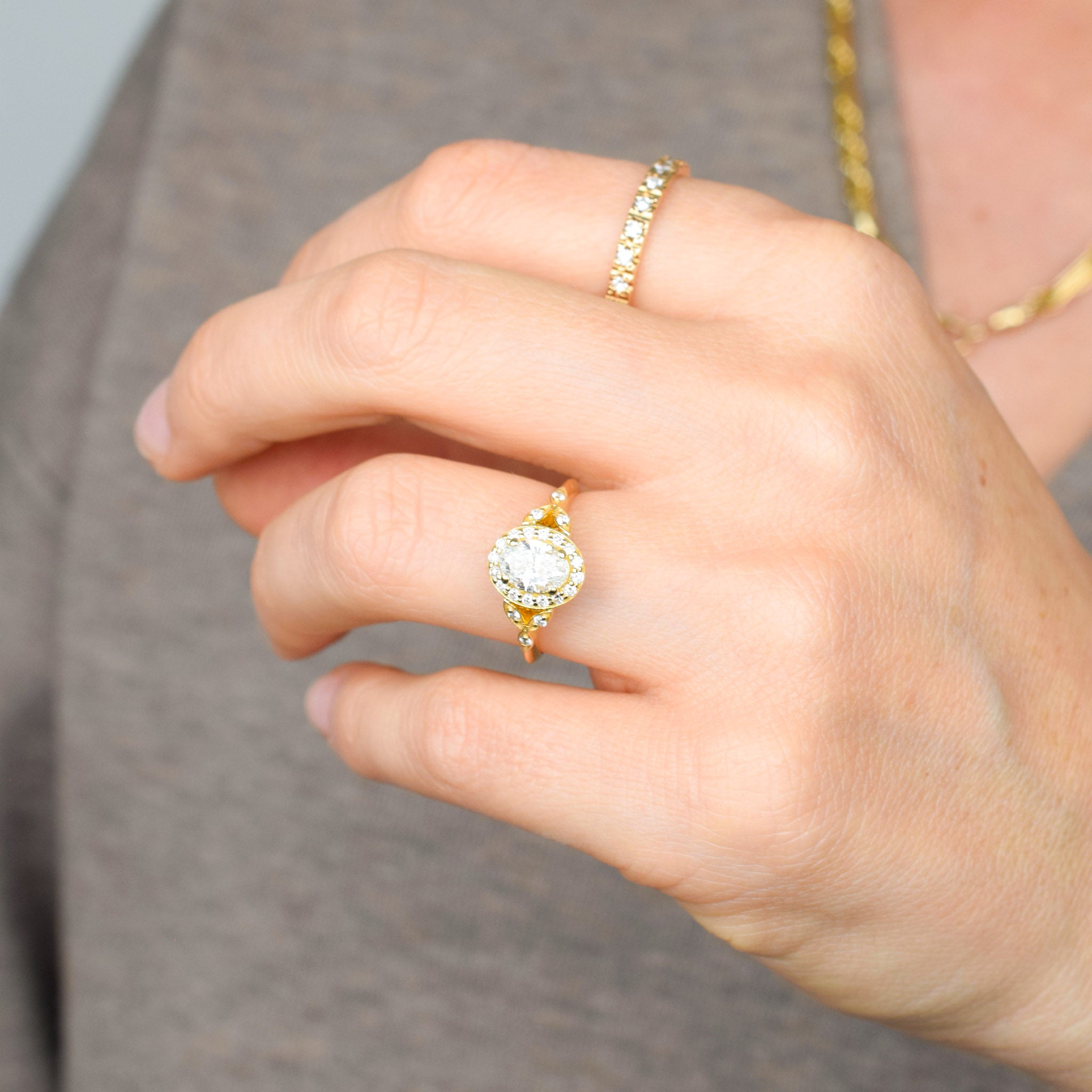 oval diamond engagement ring, folklor vintage jewelry canada