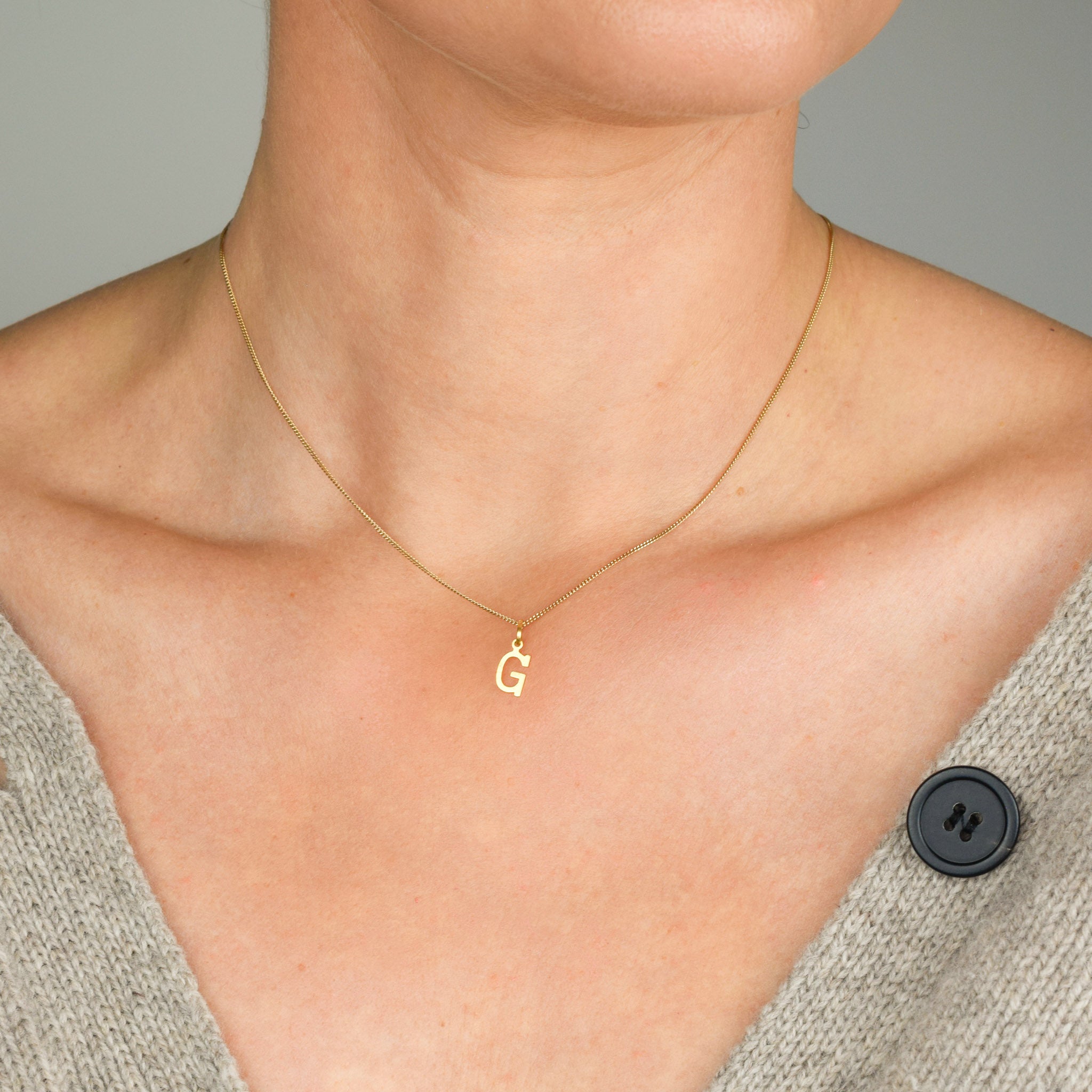 vintage gold 'g' charm 