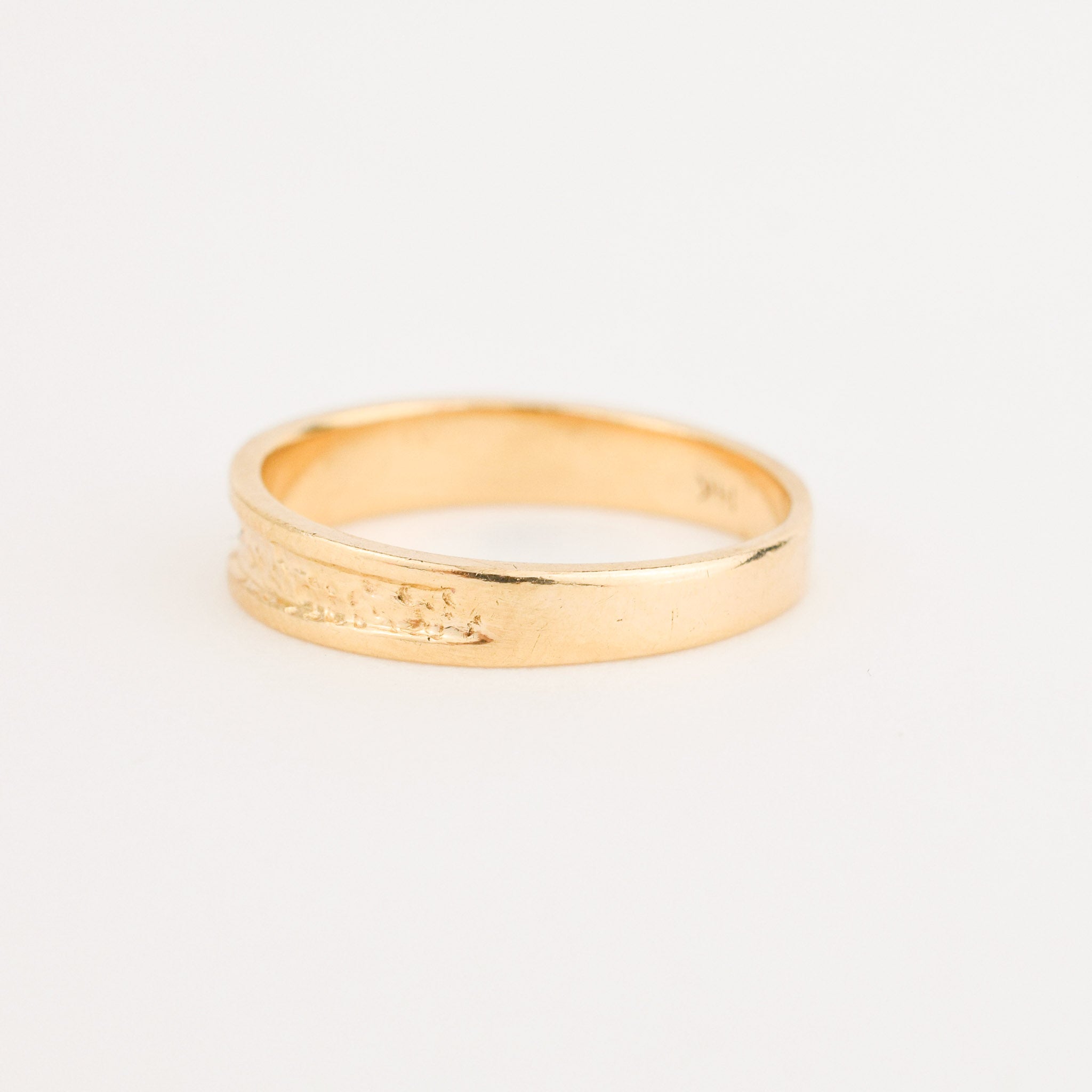 vintage gold hammered ring, folklor vintage jewelry canada