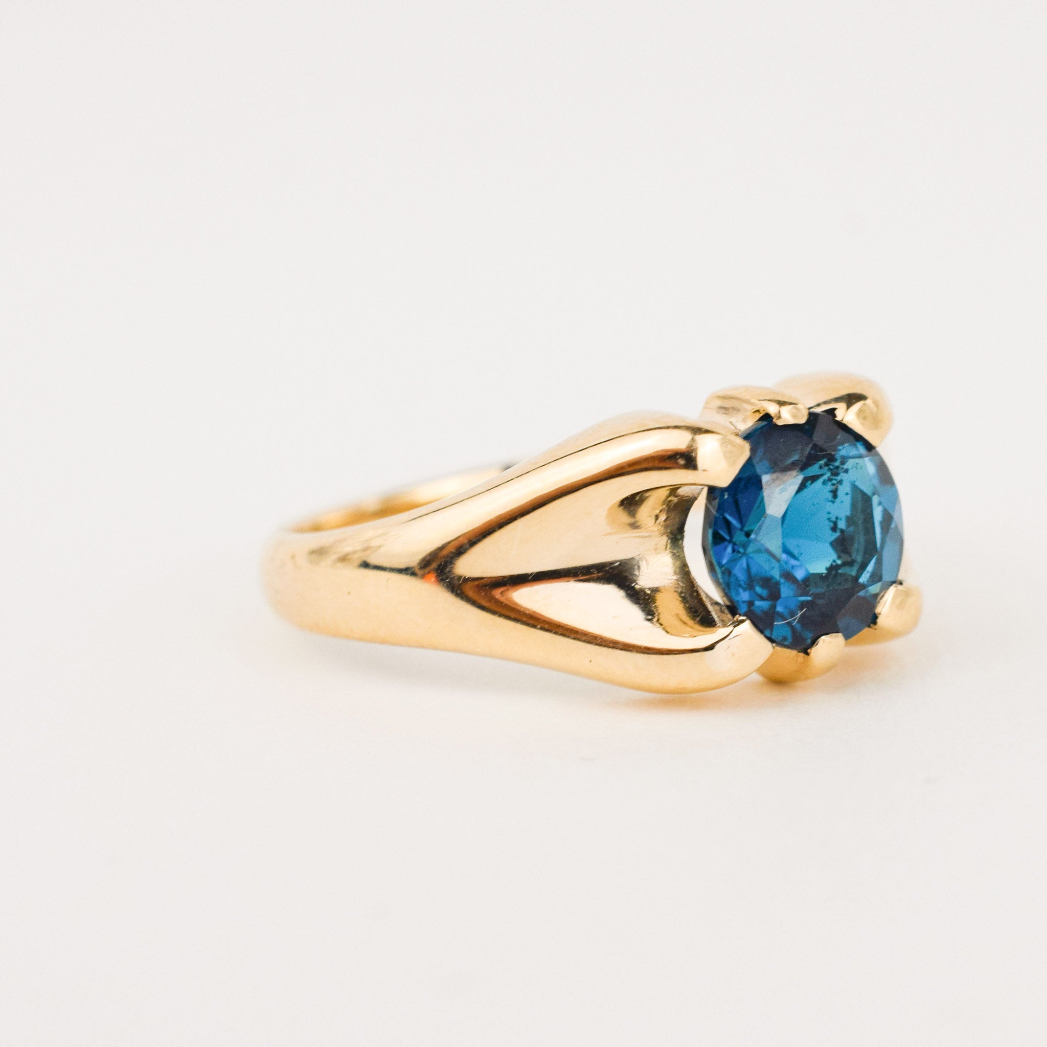 vintage gold london blue topaz belcher set ring, folklor vintage jewelry canada