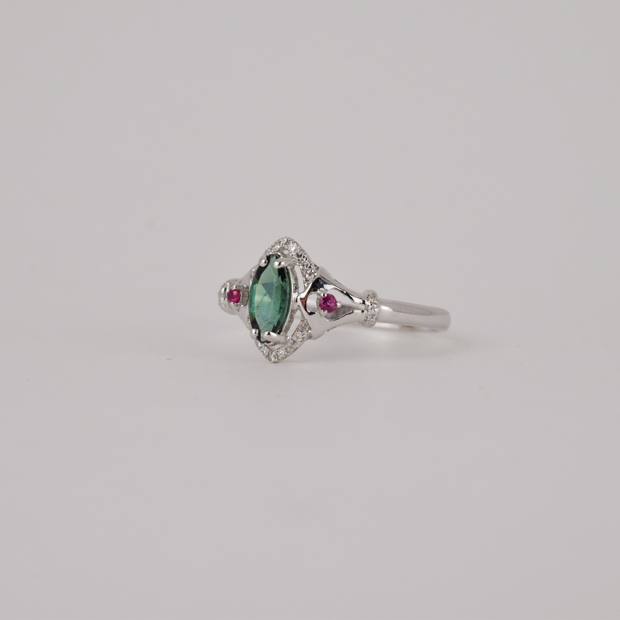 vintage green tourmaline and ruby ring, folklor