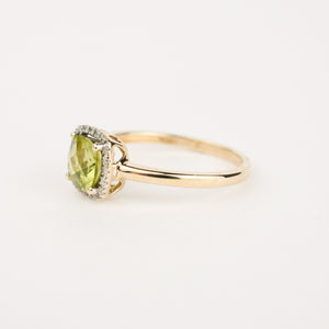 Peridot Diamond Halo Ring, folklor 