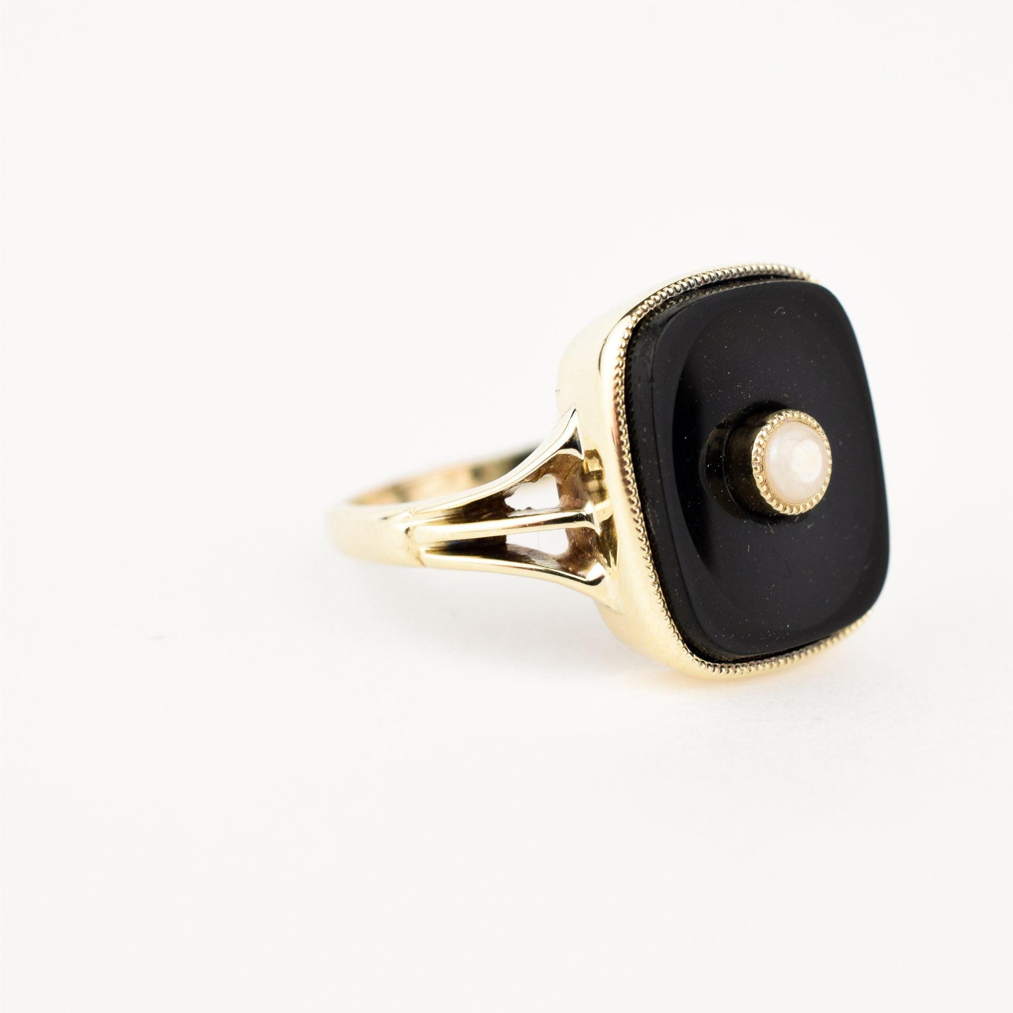 vintage gold Onyx and Seed Pearl Ring