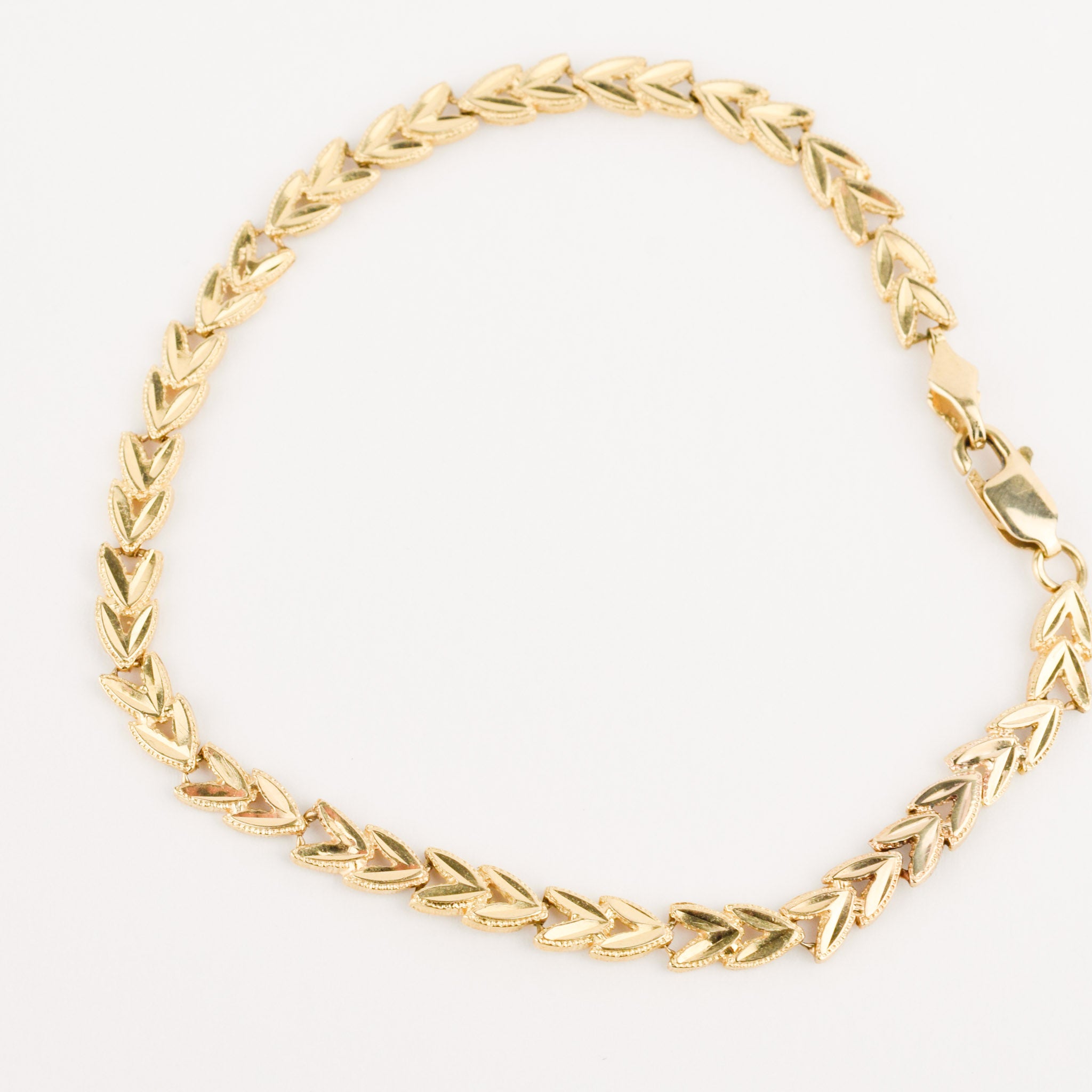 7.5" gold Leaf detail Bracelet 