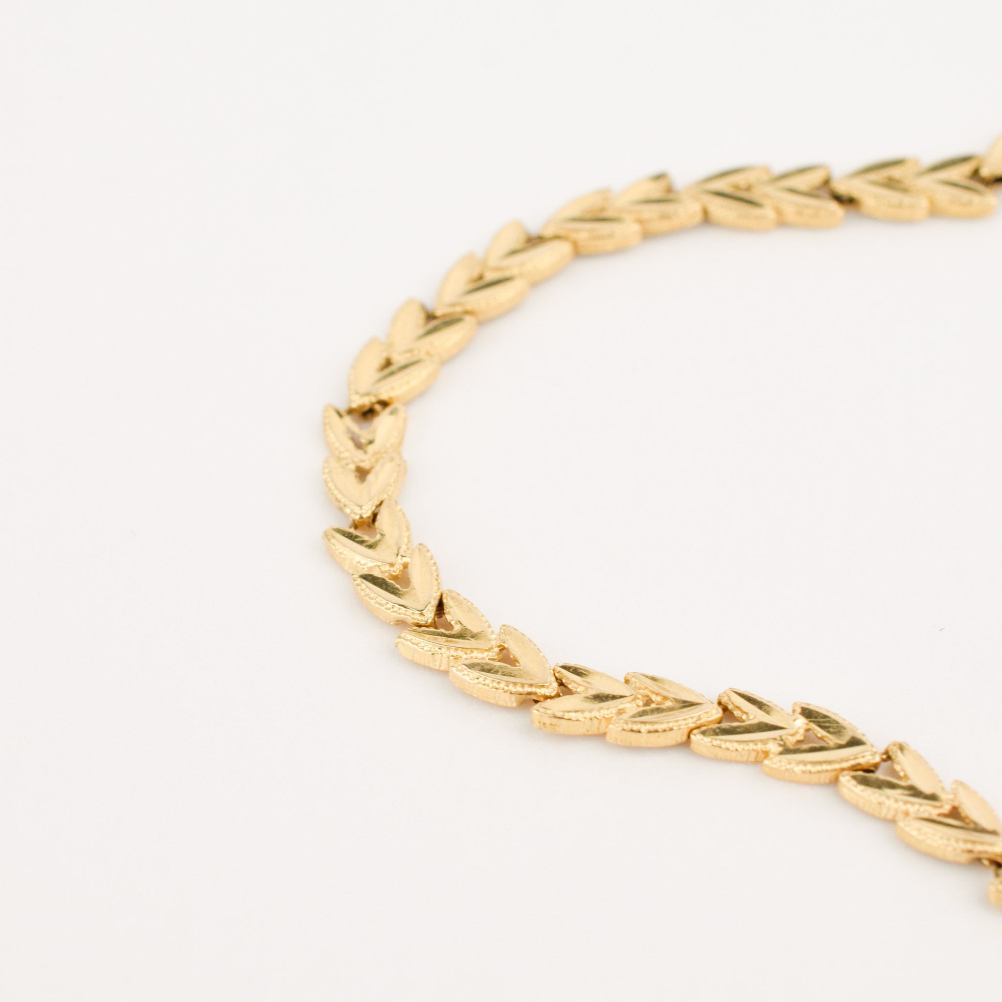 7.5" gold Leaf detail Bracelet 