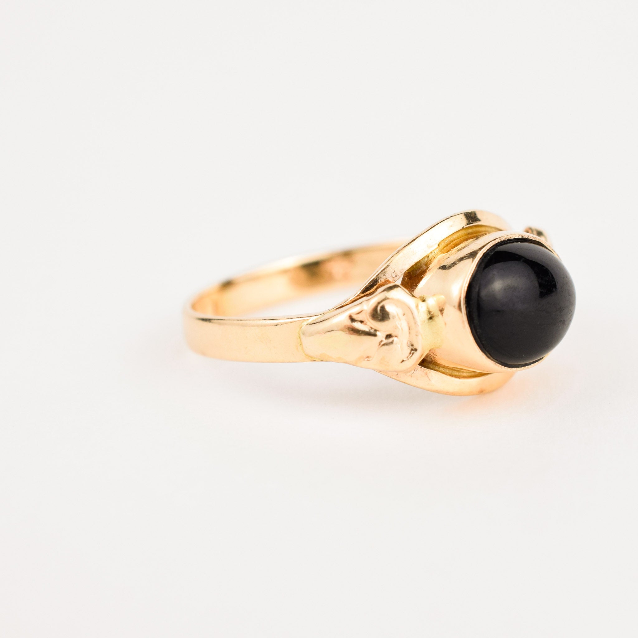 vintage gold Cabochon Onyx Ring