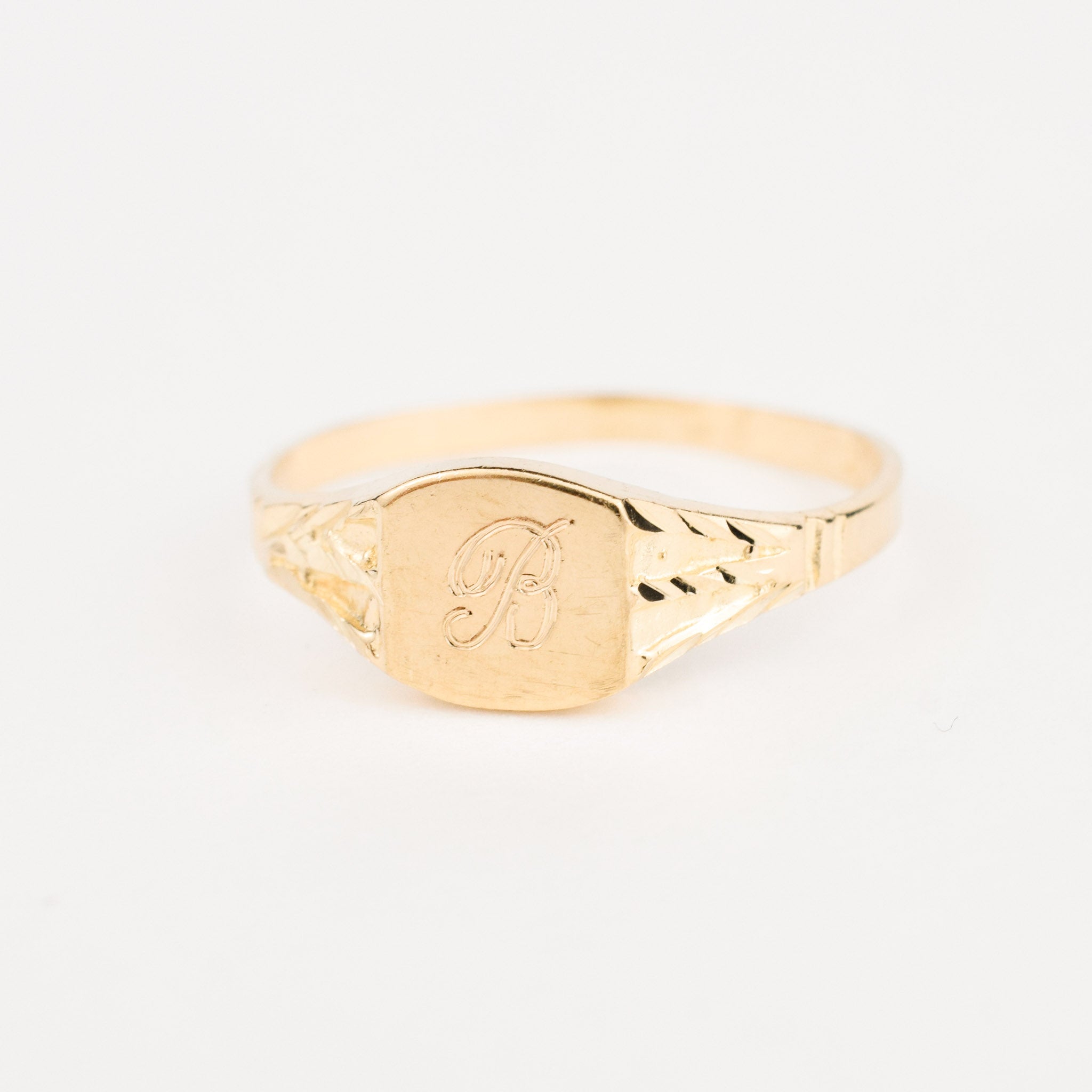 vintage gold 'B' signet ring